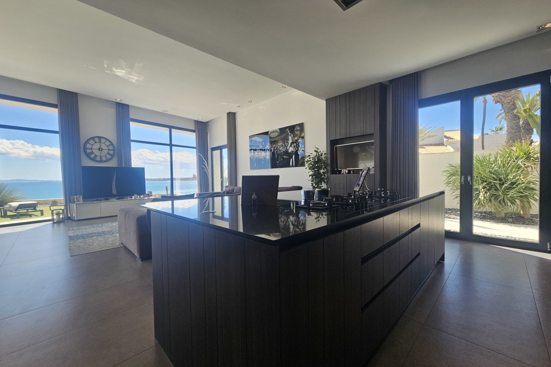 Resale - Villa - Cabo Roig
