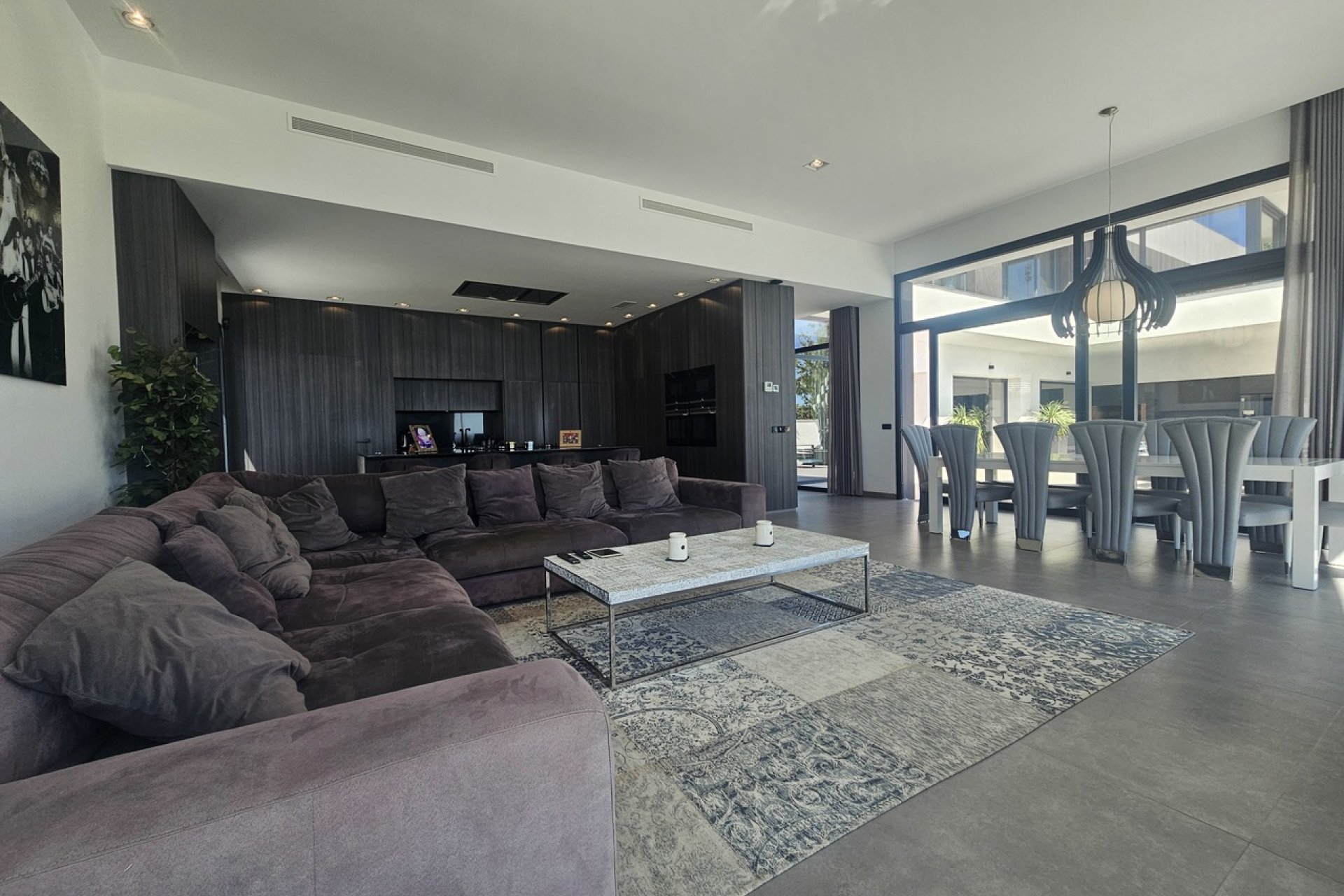 Resale - Villa - Cabo Roig