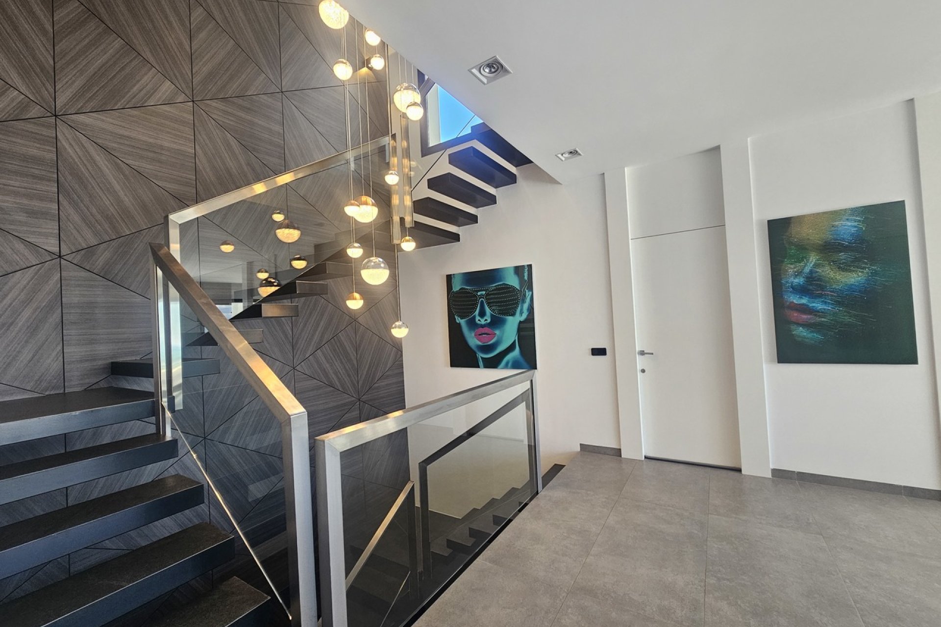 Resale - Villa - Cabo Roig