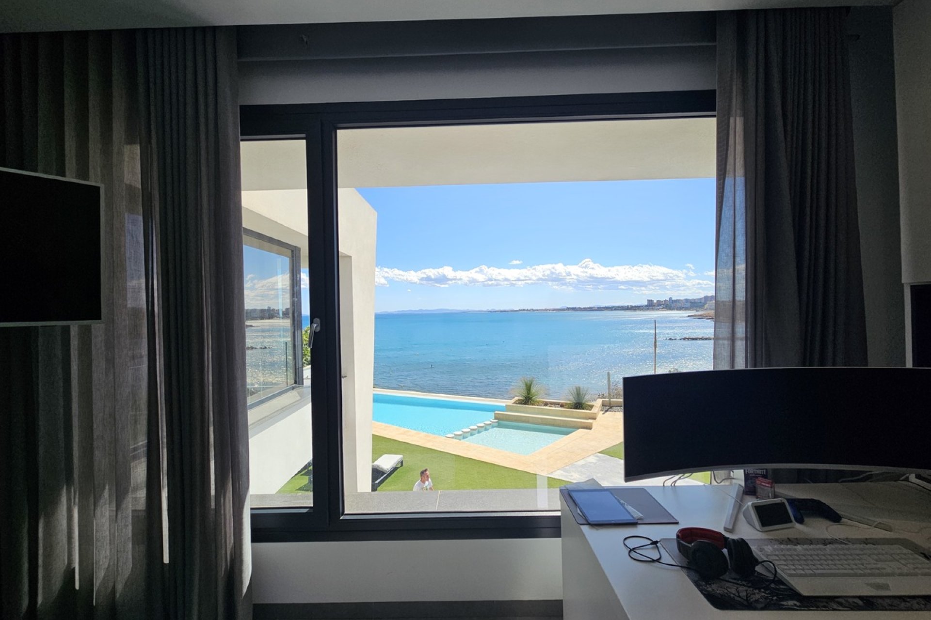 Resale - Villa - Cabo Roig