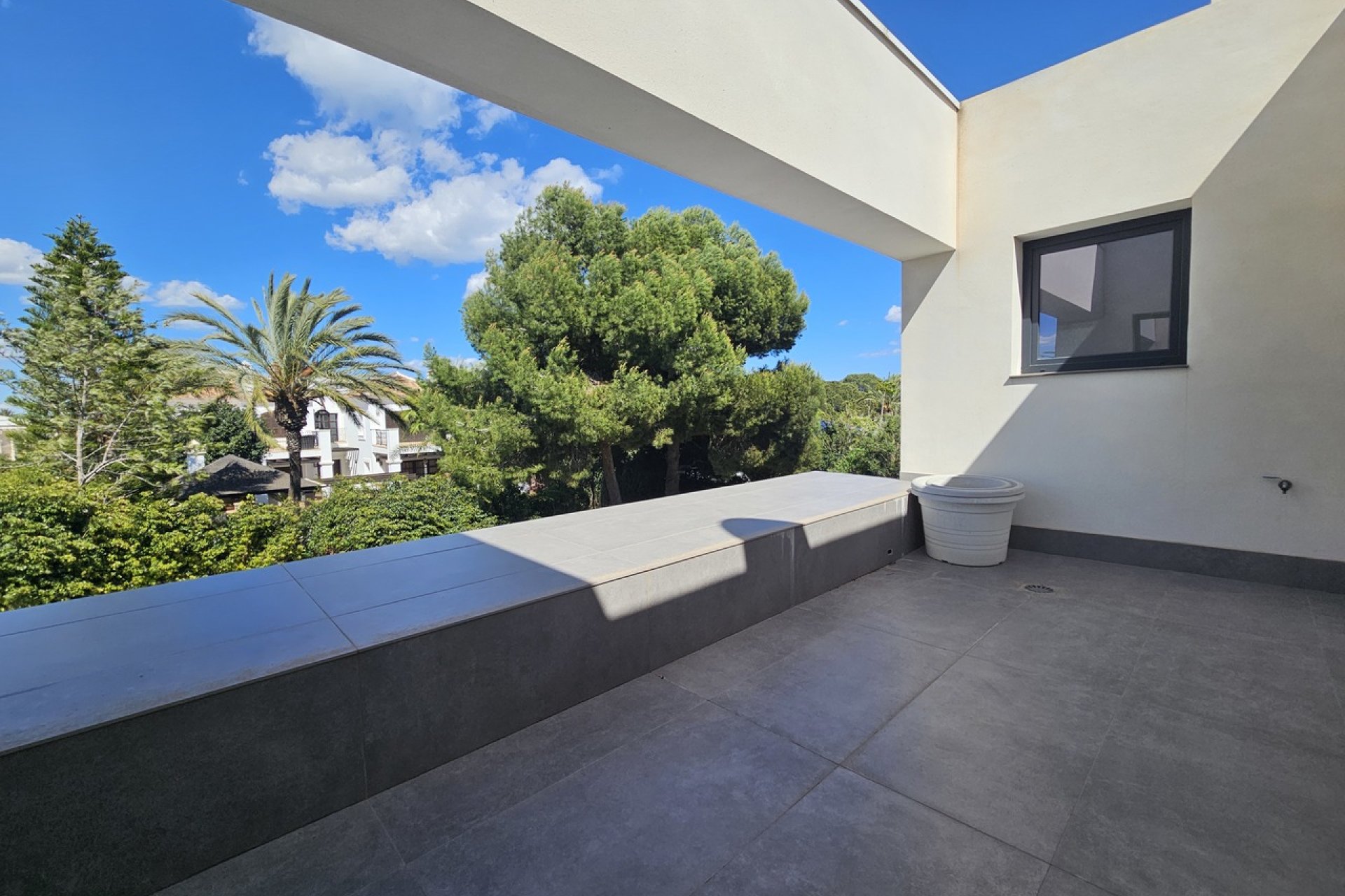 Resale - Villa - Cabo Roig