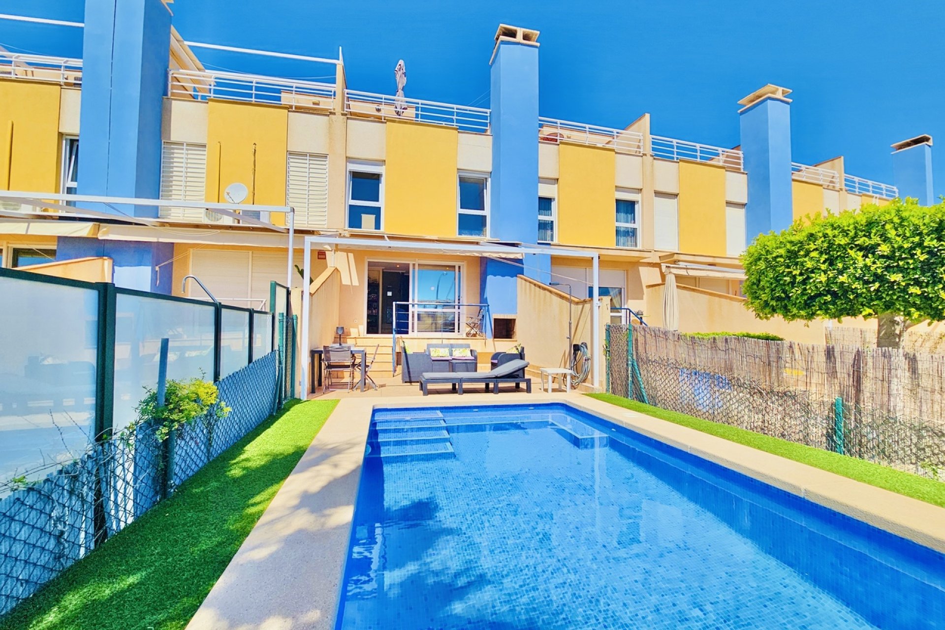 Resale - Villa - Cabo Roig