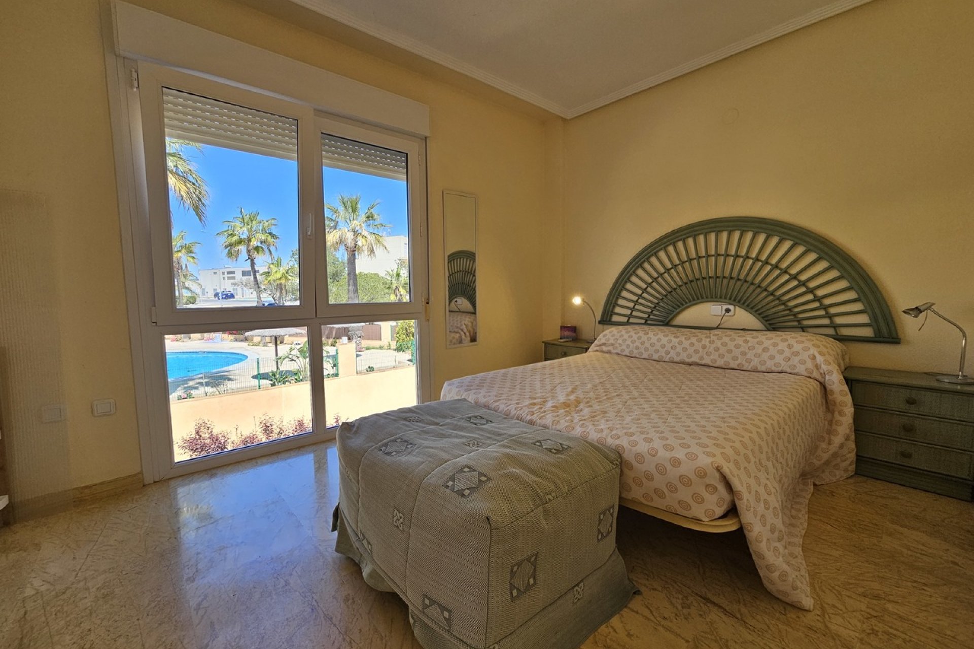 Resale - Villa - Cabo Roig