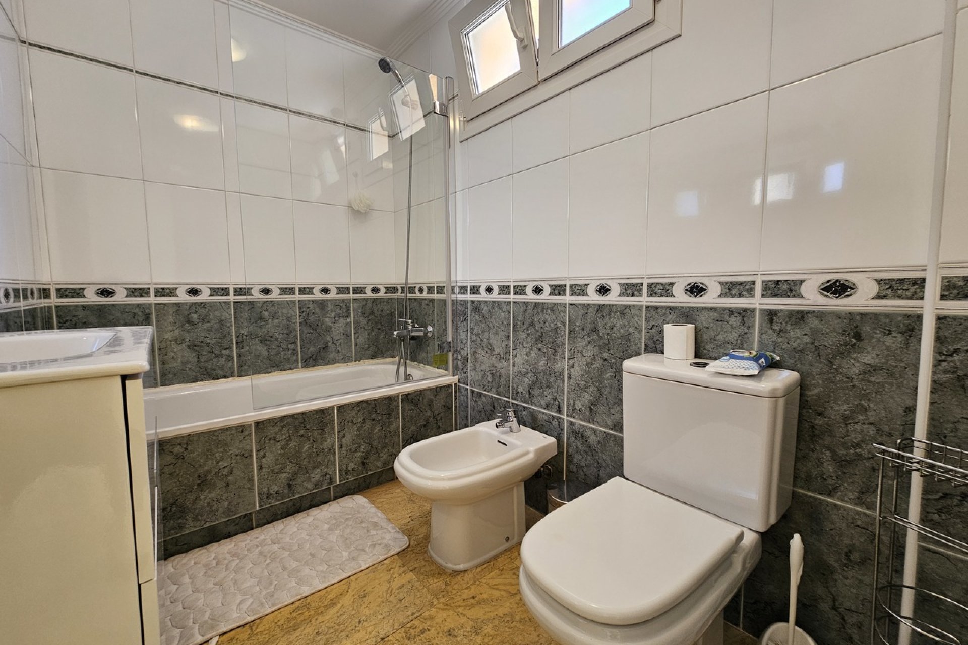 Resale - Villa - Cabo Roig