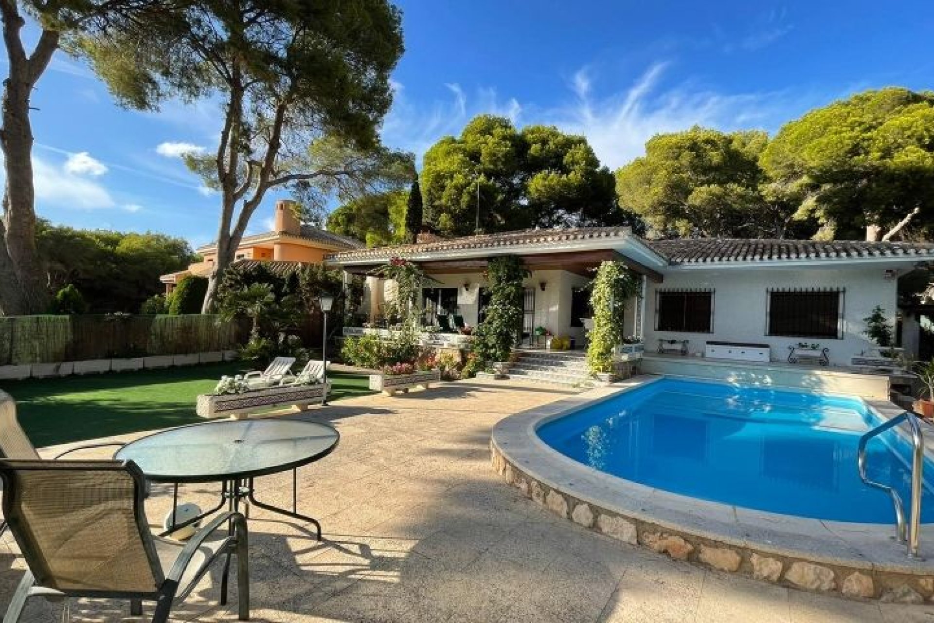 Resale - Villa - Campoamor