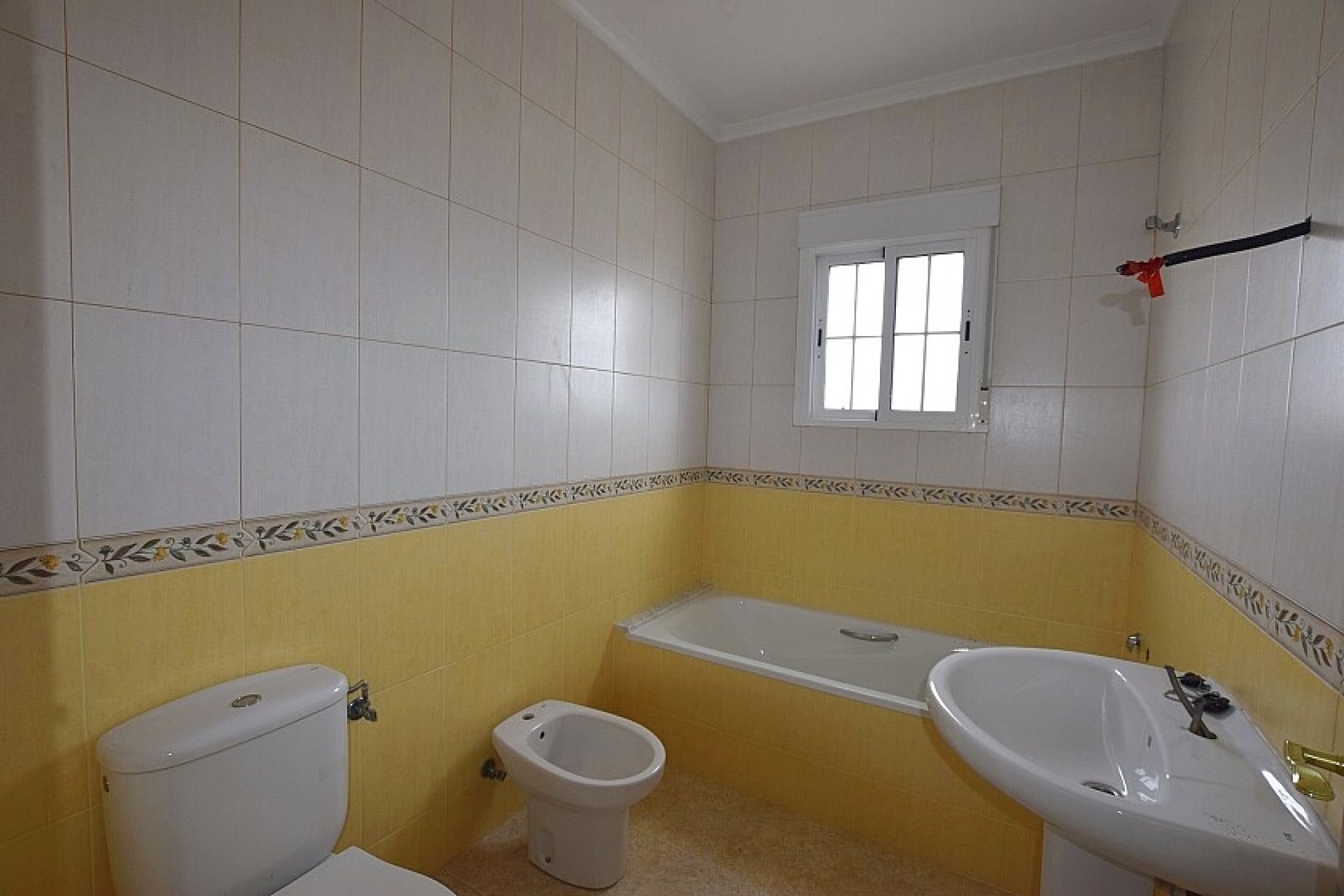 Resale - Villa - Dolores