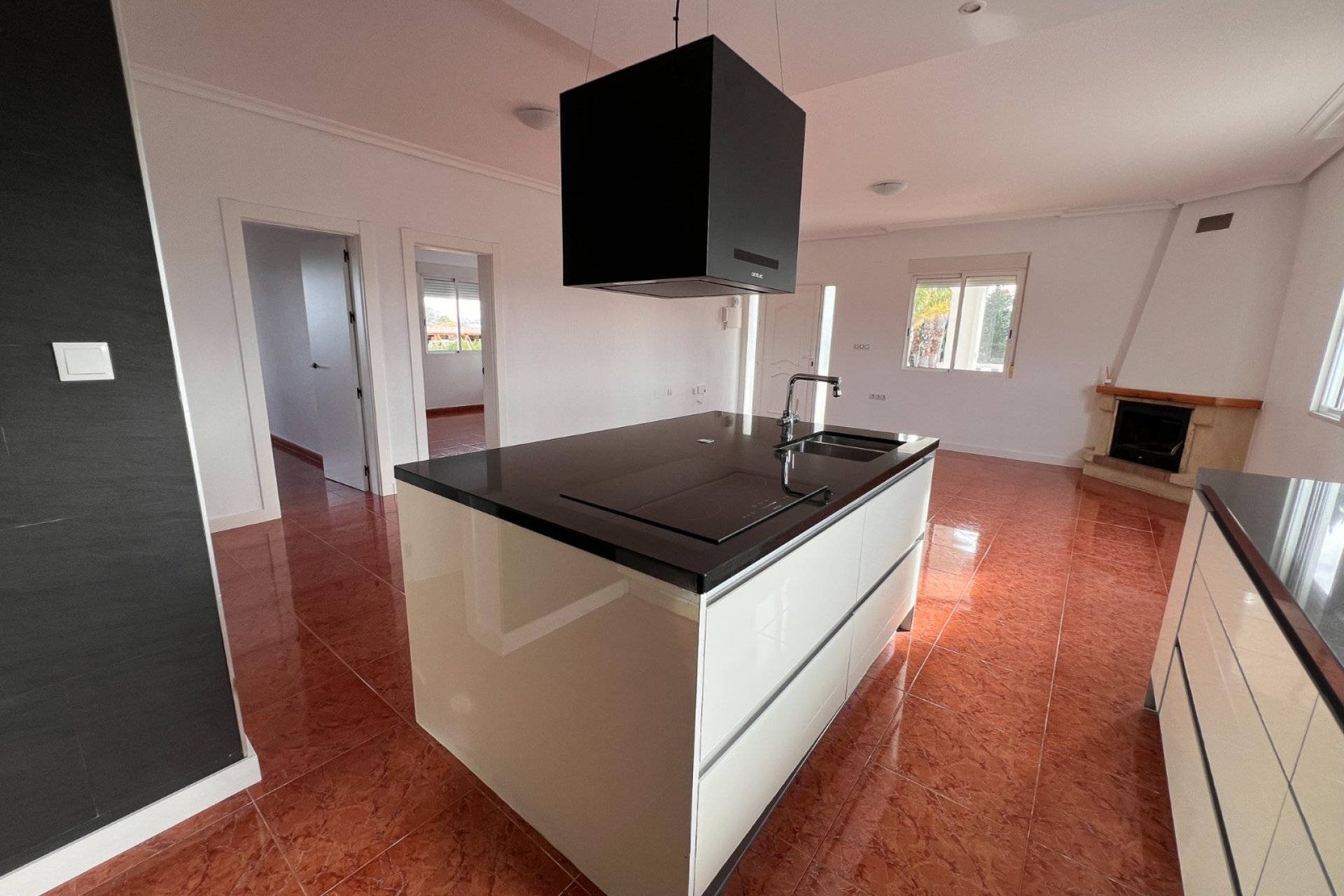 Resale - Villa - Dolores