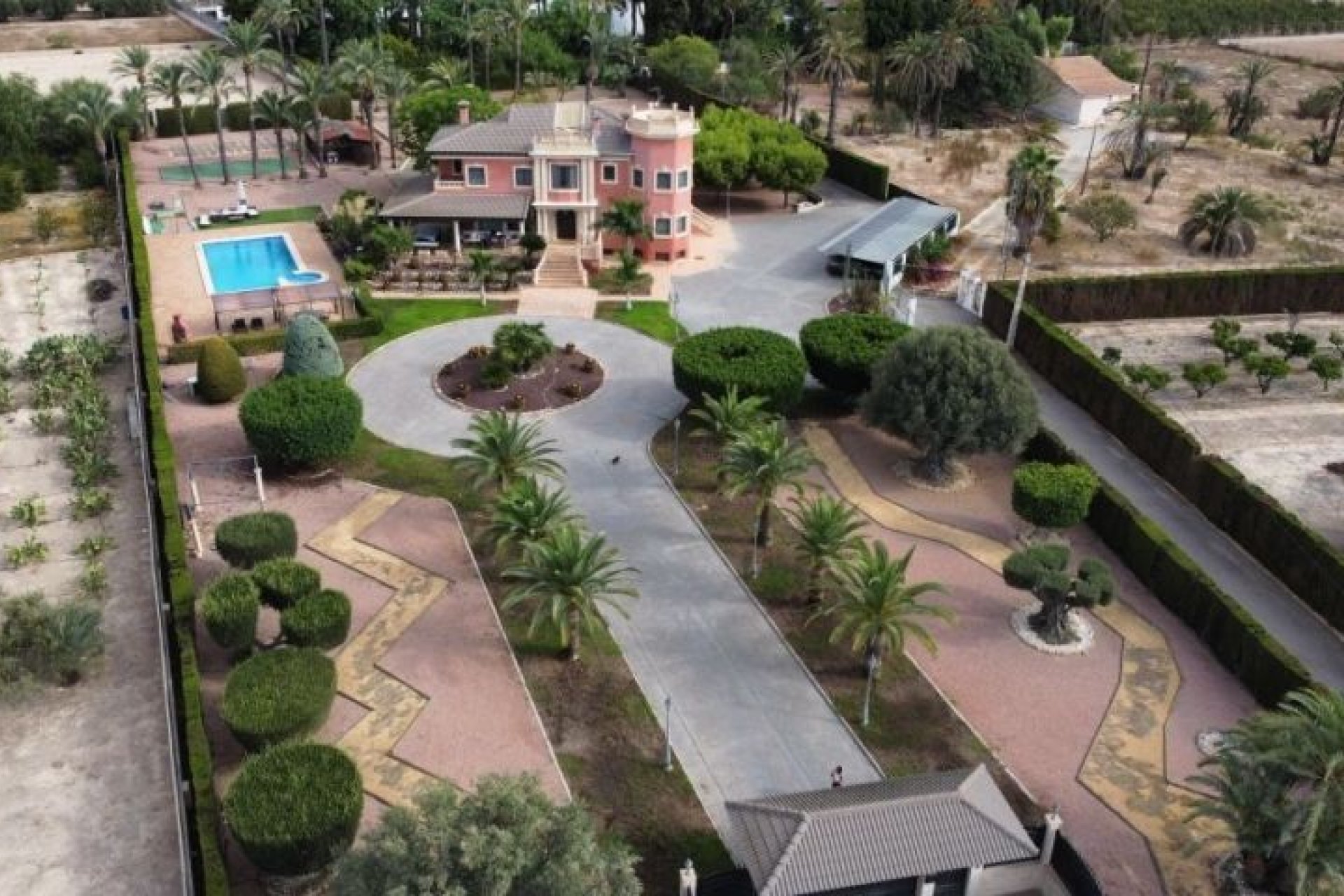 Resale - Villa - Elche