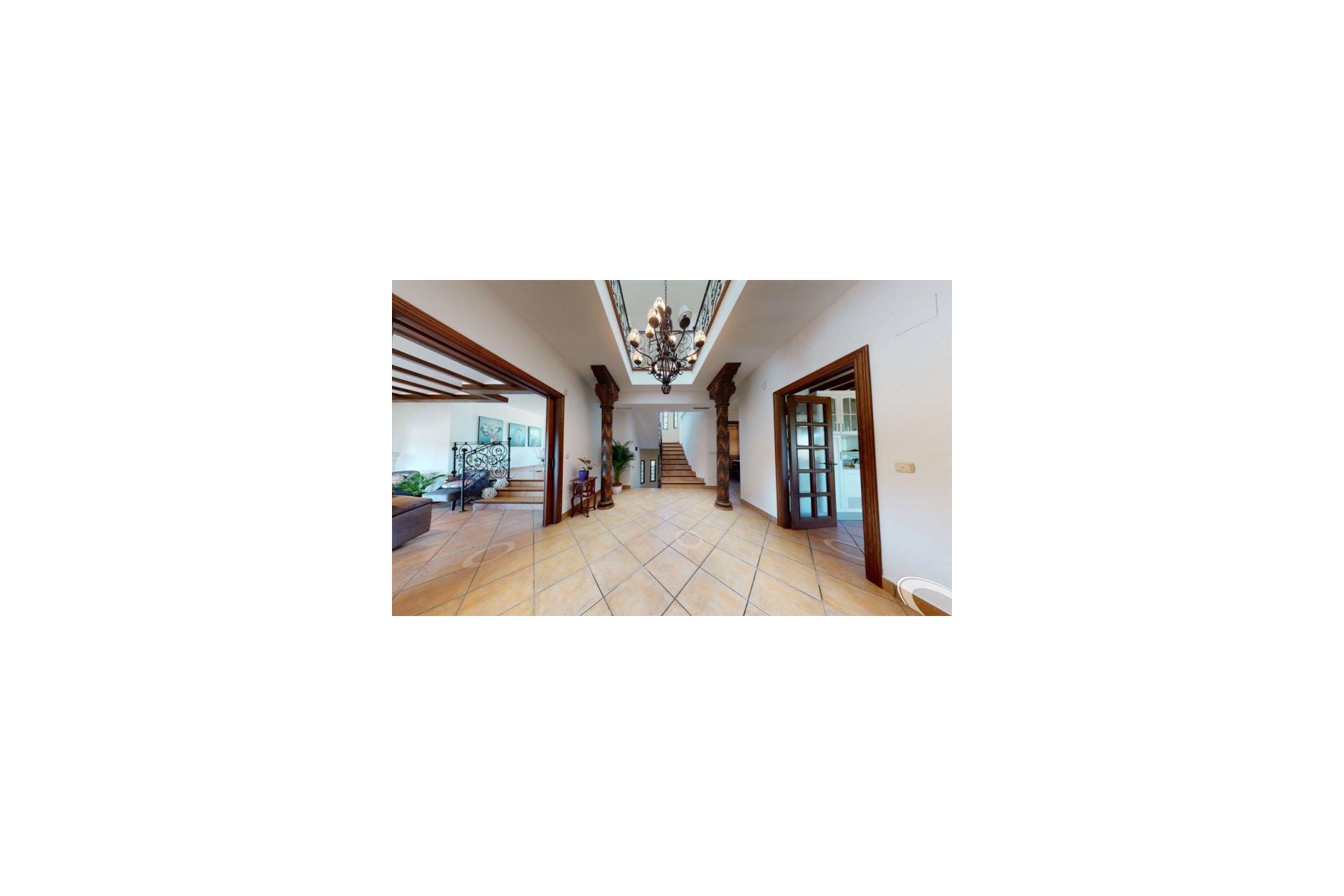 Resale - Villa - Elche