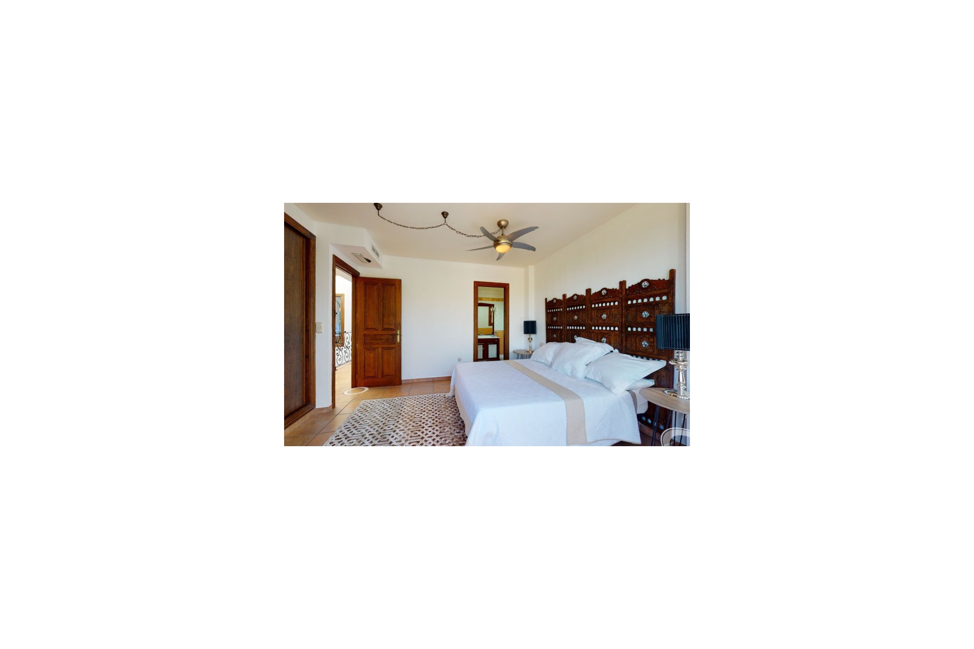 Resale - Villa - Elche