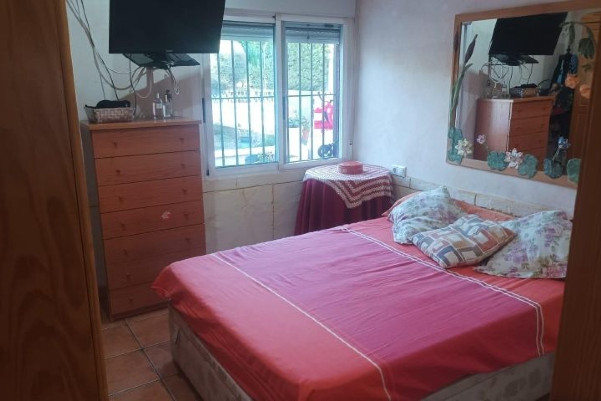 Resale - Villa - Elche