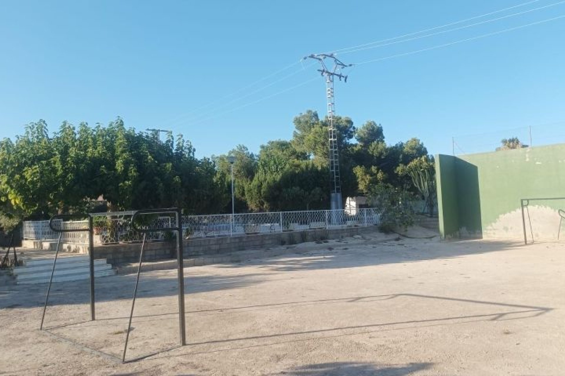 Resale - Villa - Elche
