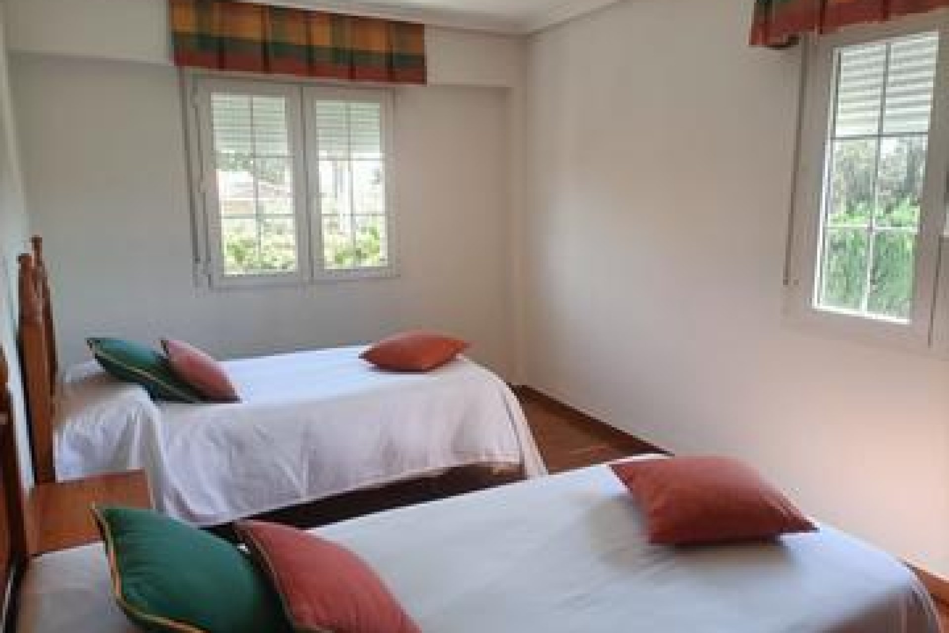 Resale - Villa - Elche