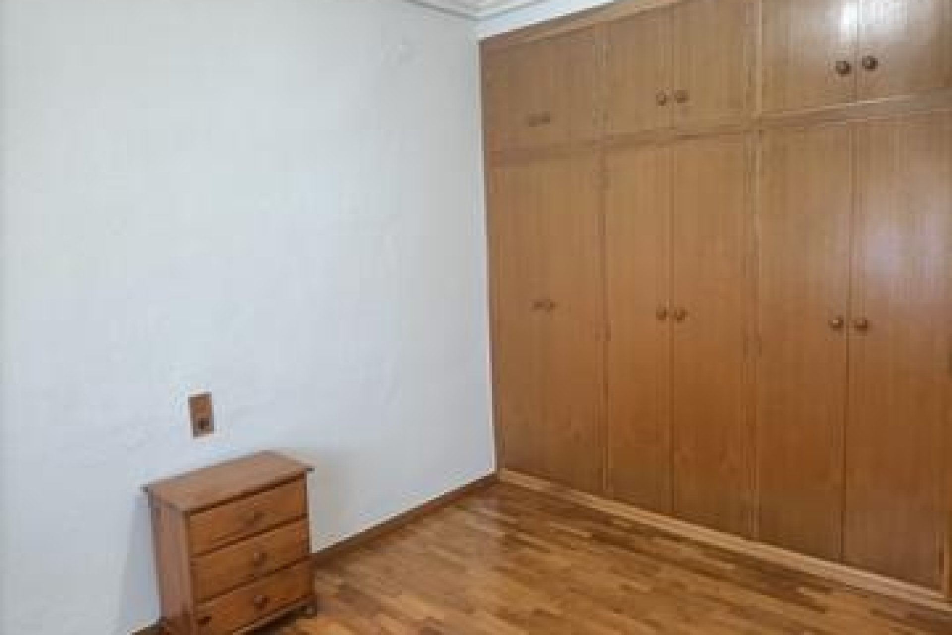 Resale - Villa - Elche