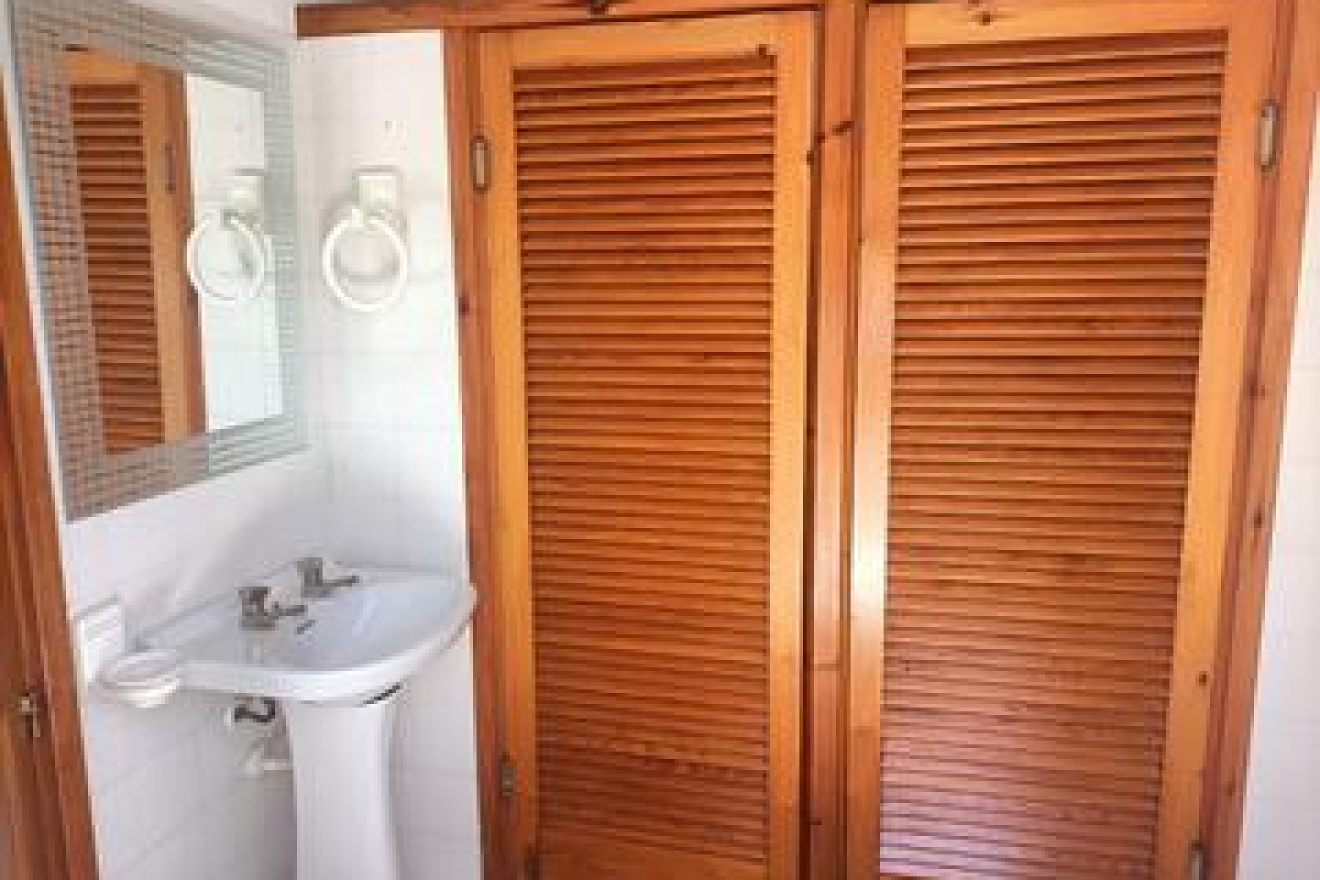 Resale - Villa - Elche