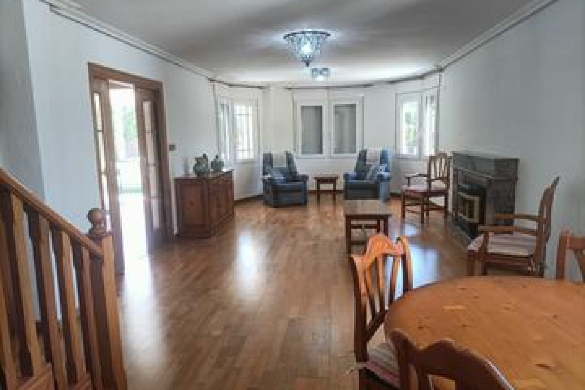 Resale - Villa - Elche