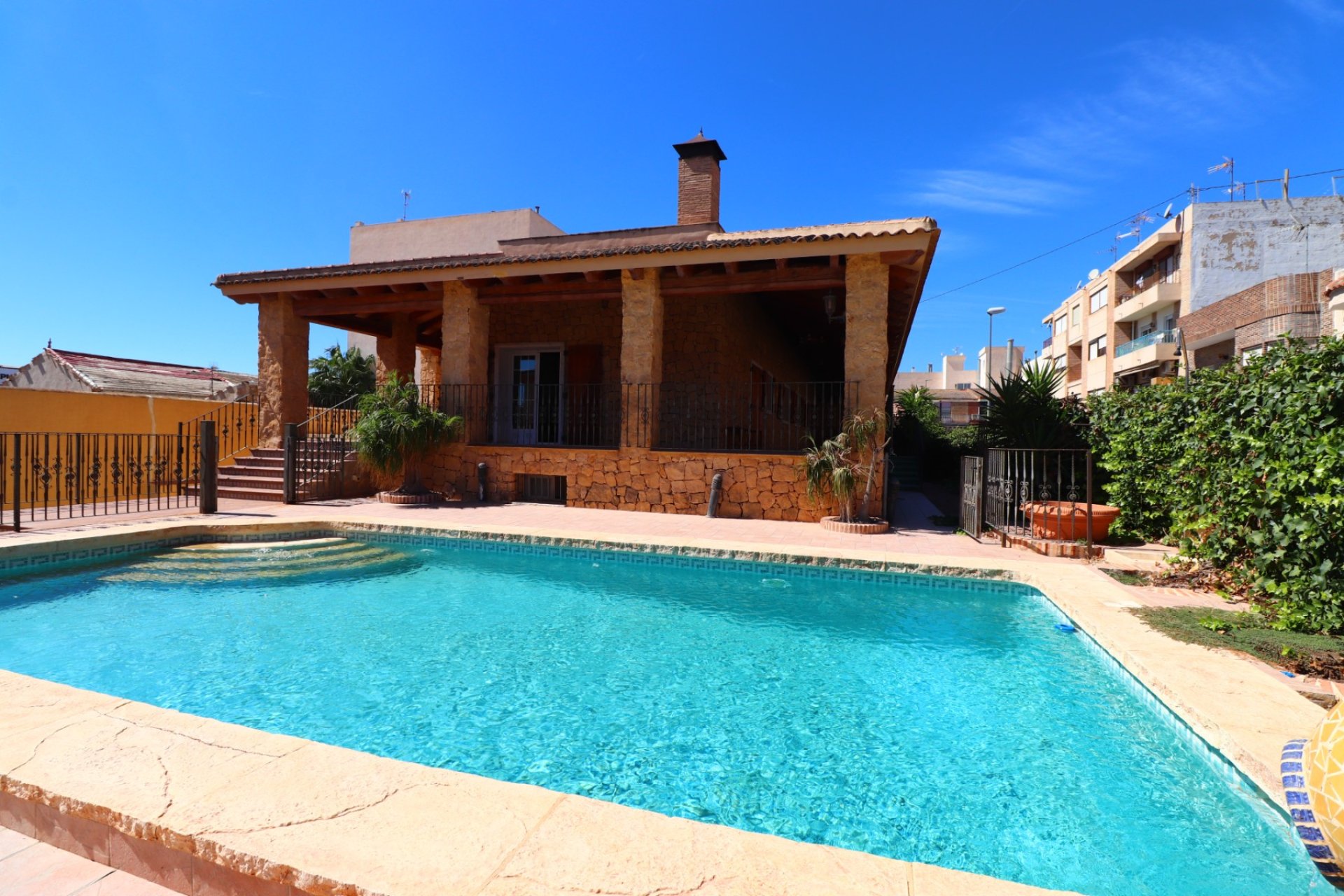 Resale - Villa - Formentera del Segura - Formentera - Village