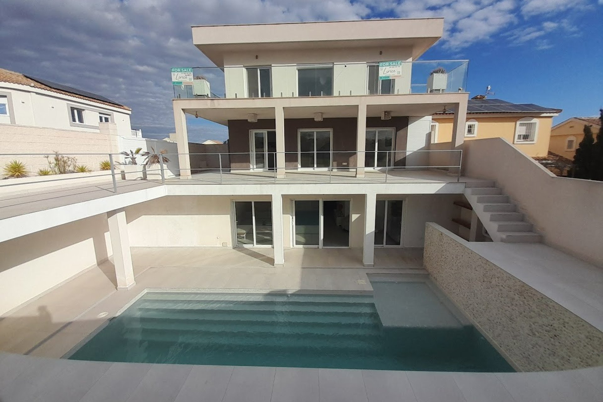 Resale - Villa - Gran Alacant