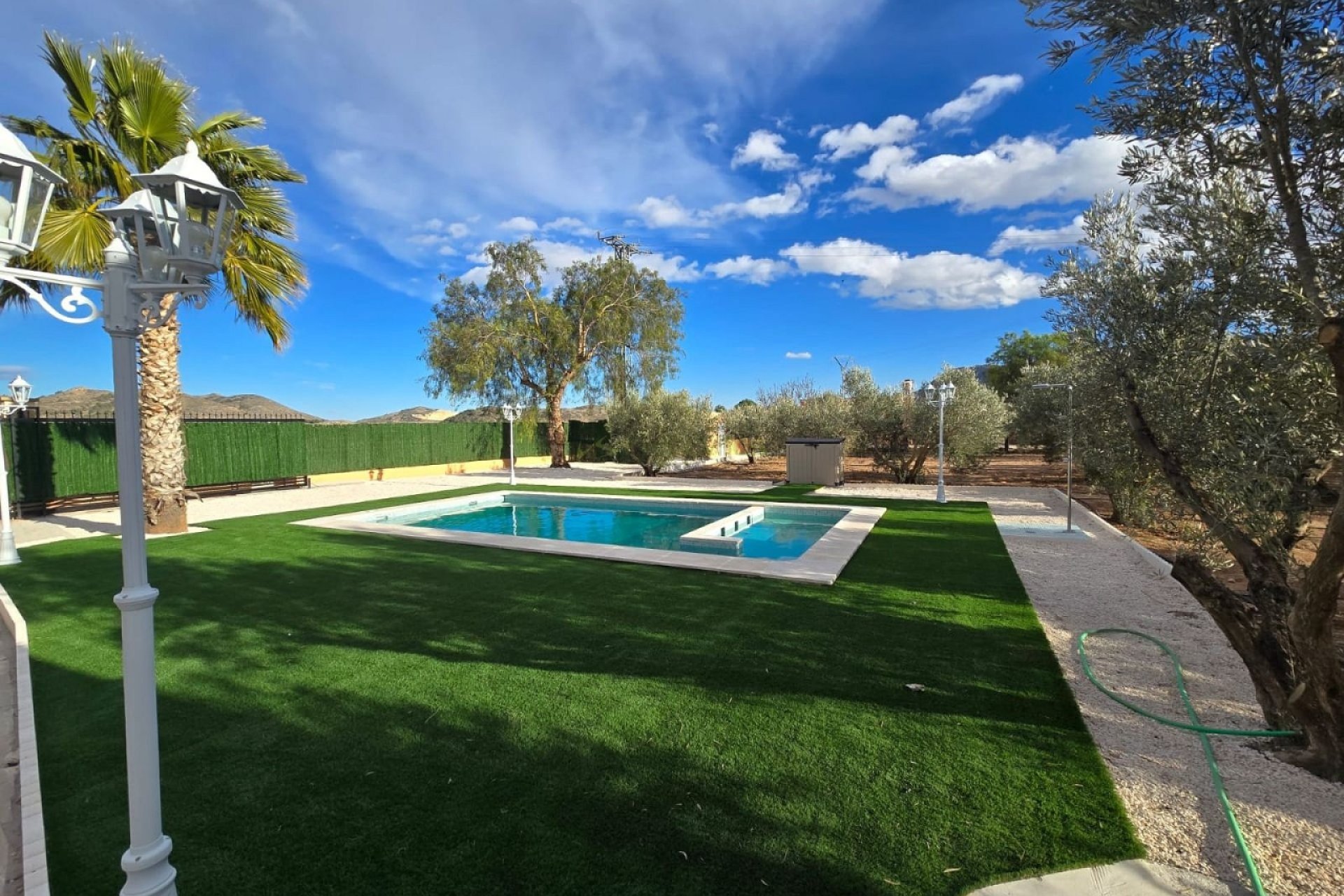 Resale - Villa - Hondón de las Nieves