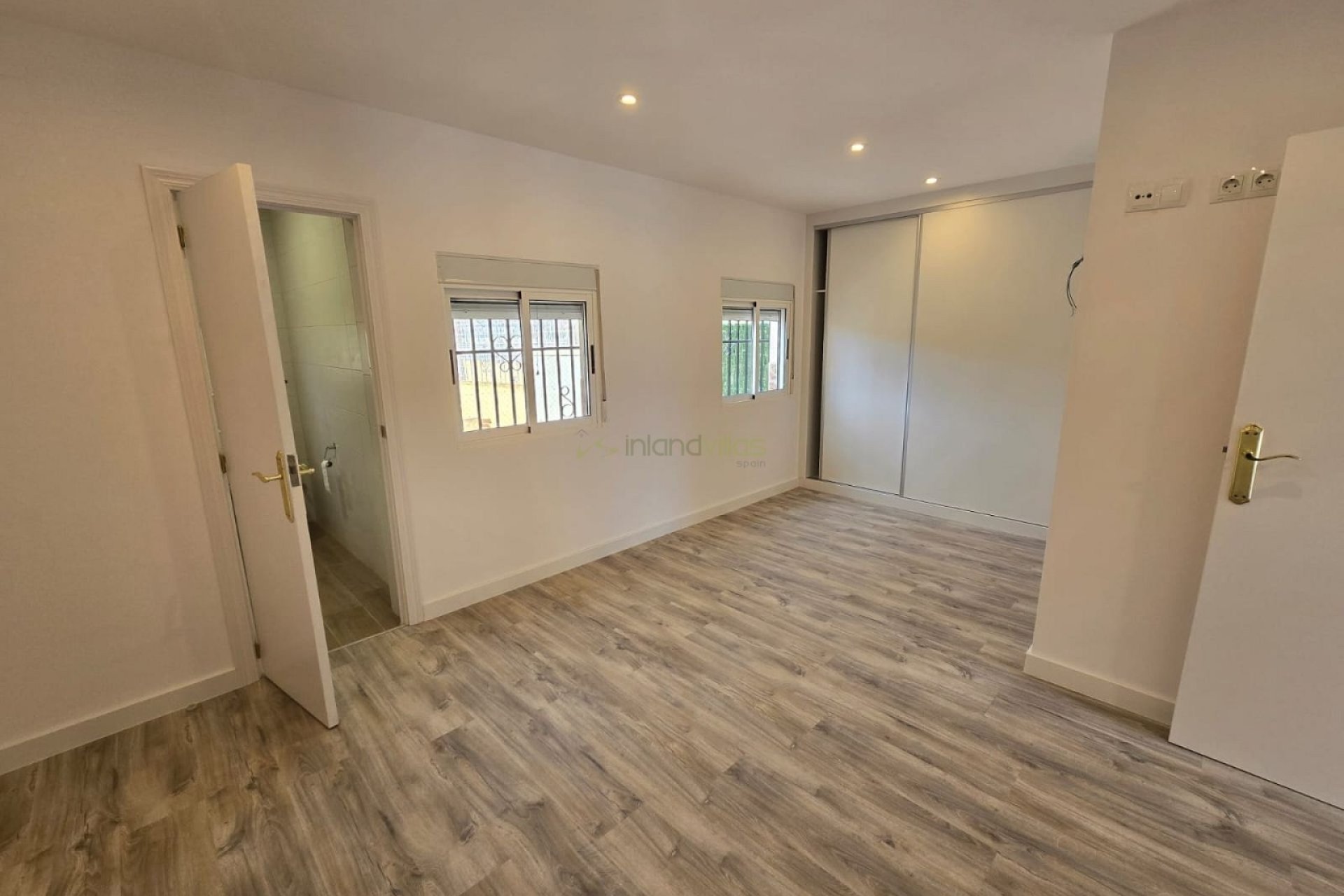 Resale - Villa - Hondón de las Nieves