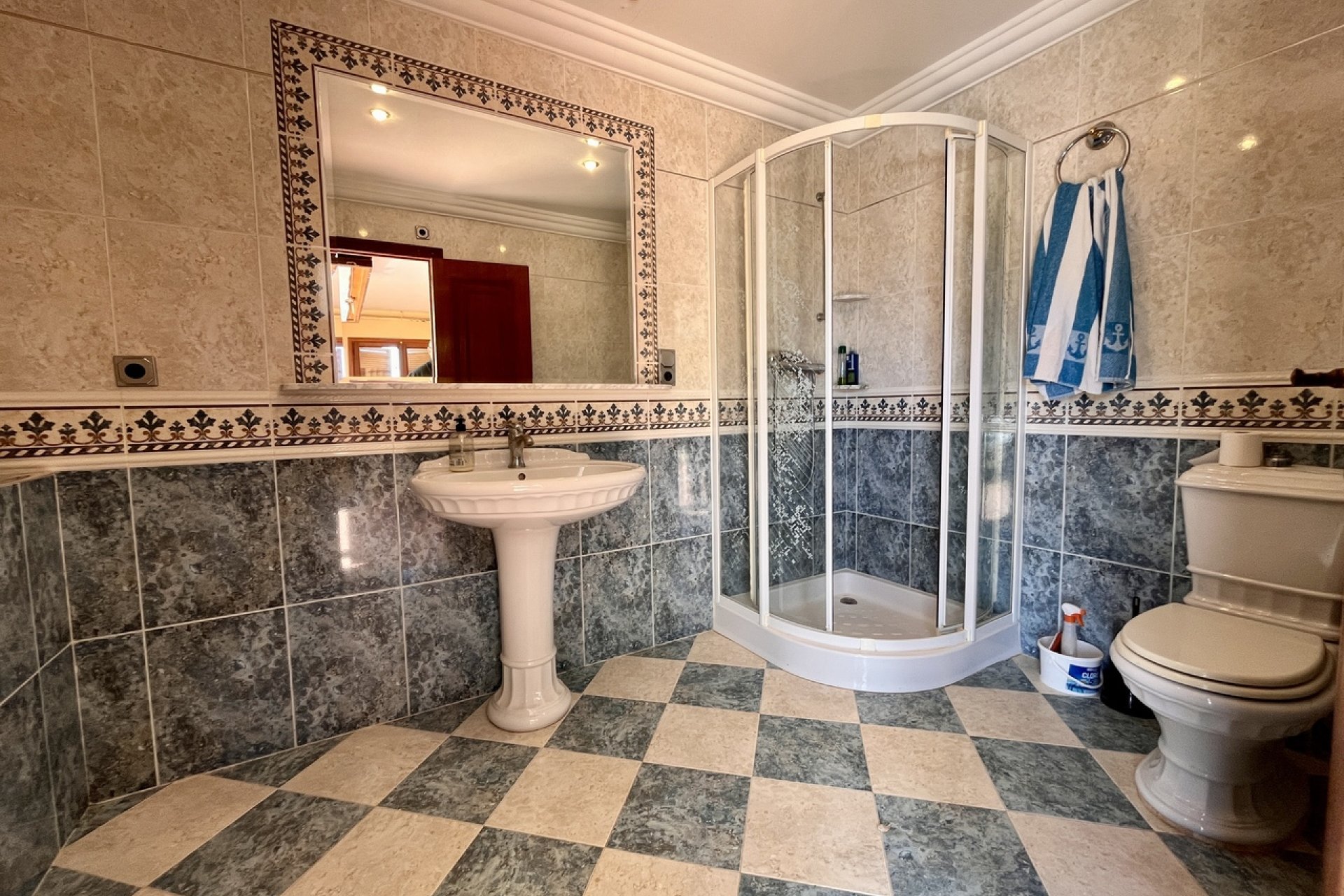 Resale - Villa - La Nucía