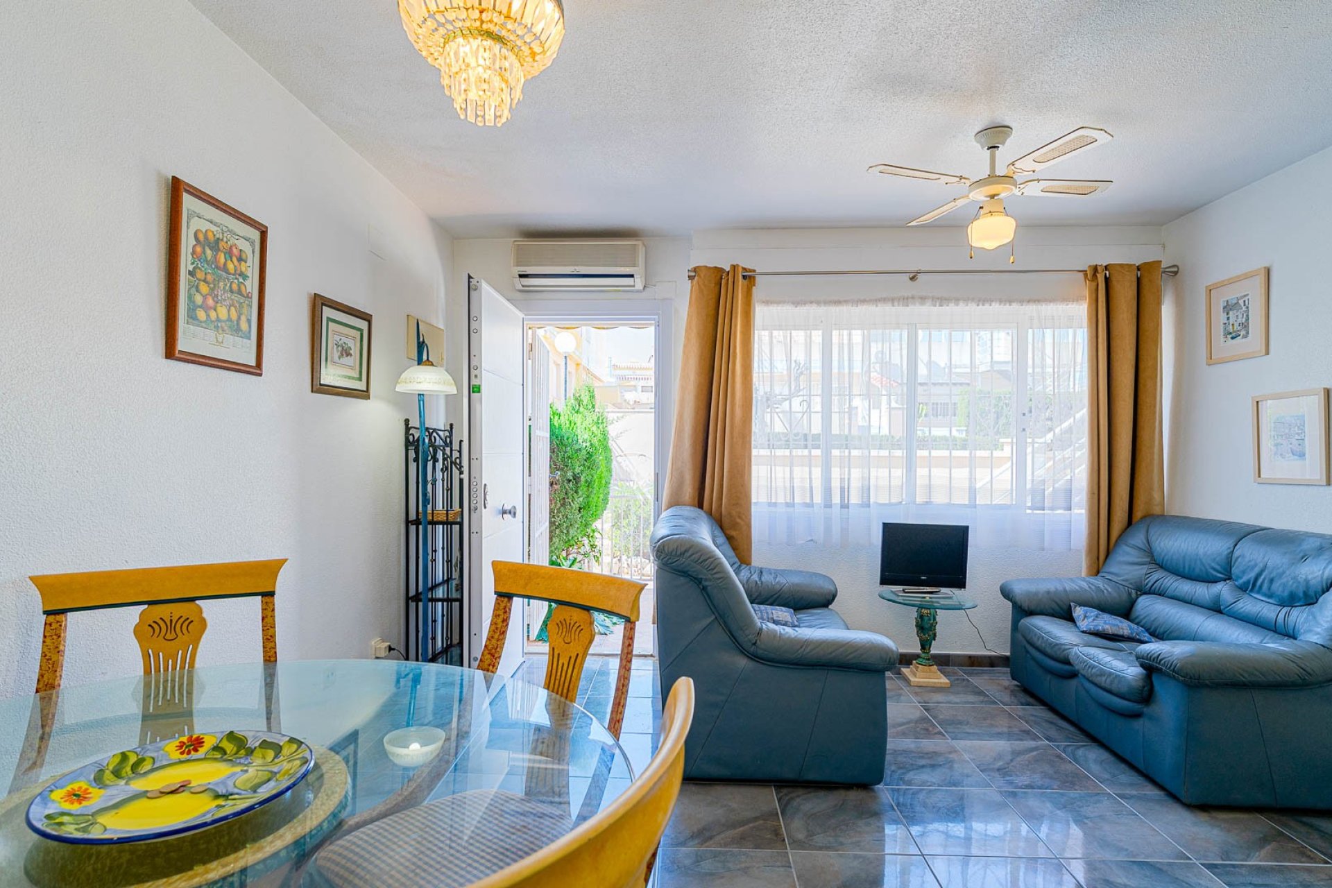 Resale - Villa - Los Altos