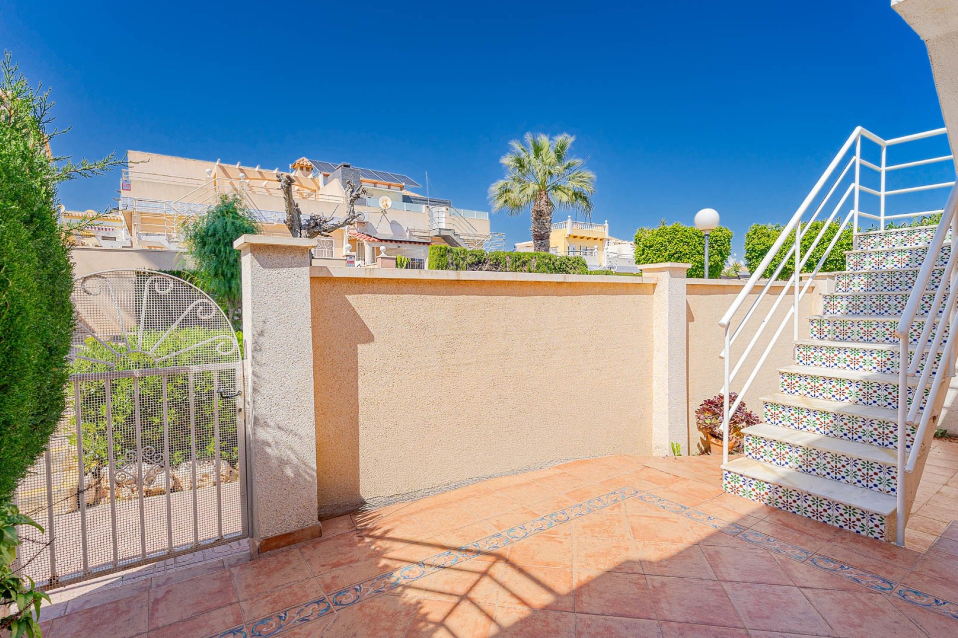 Resale - Villa - Los Altos
