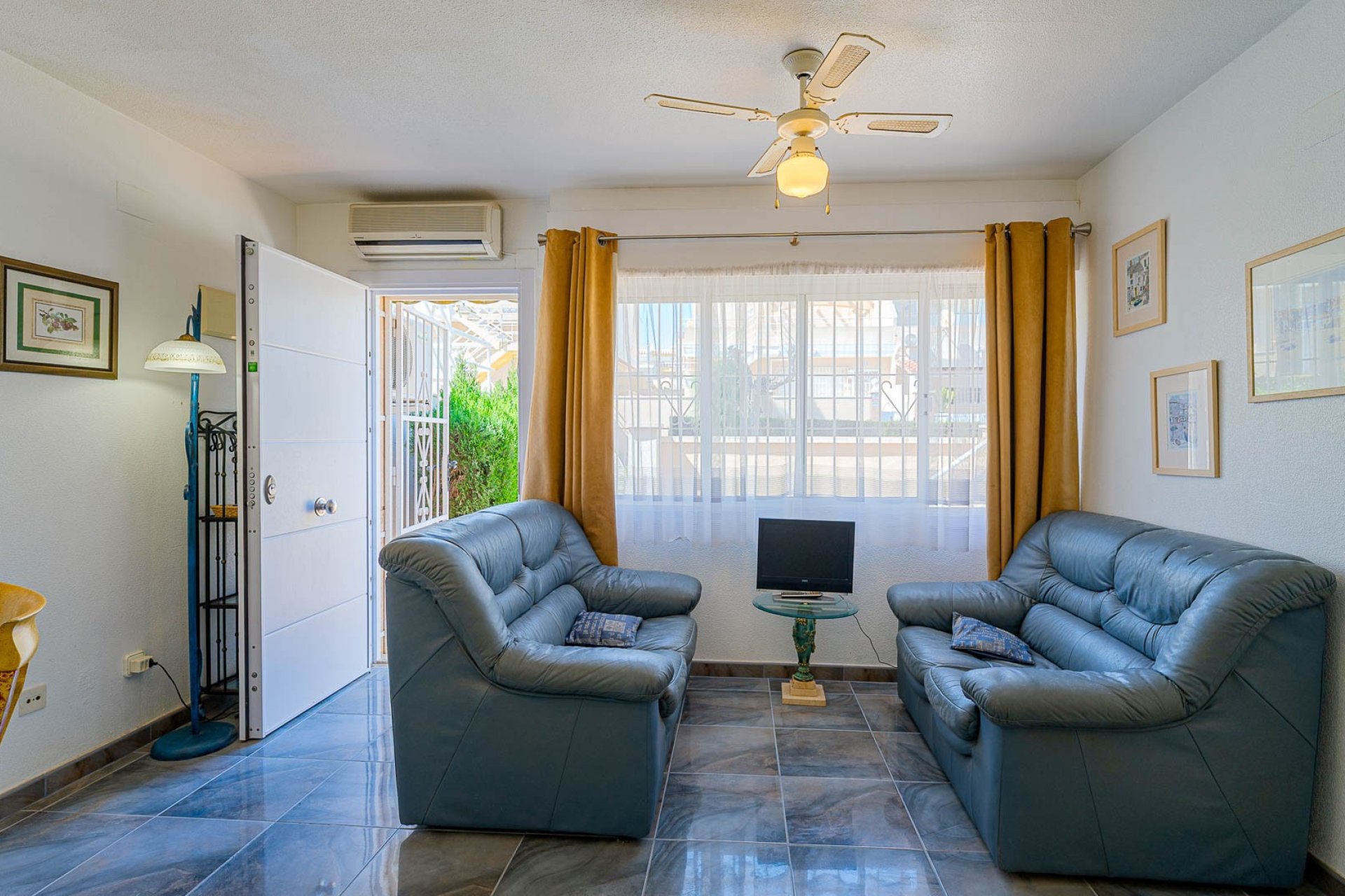 Resale - Villa - Los Altos