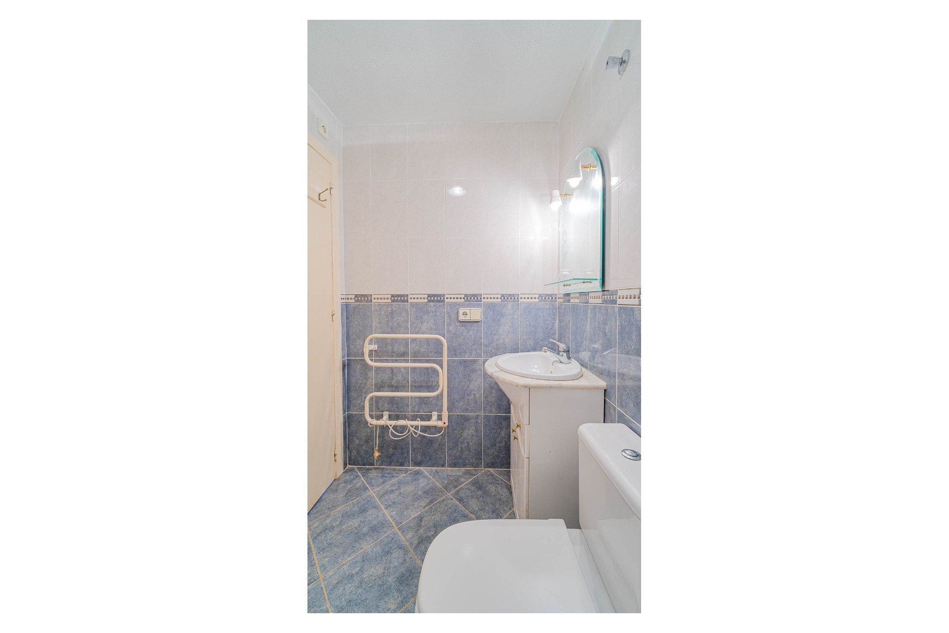 Resale - Villa - Los Altos