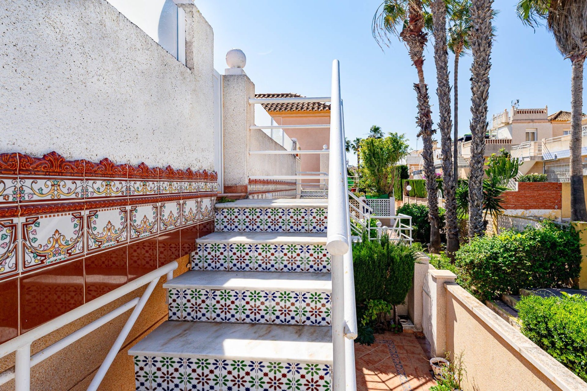 Resale - Villa - Los Altos