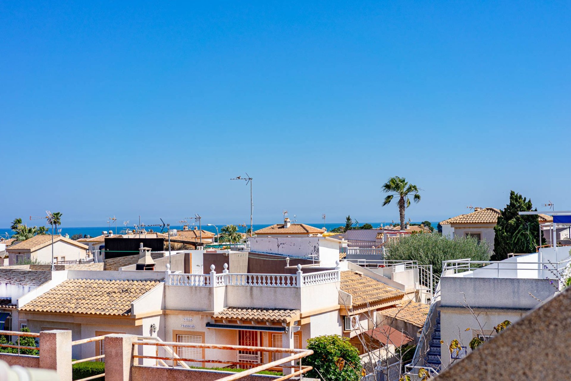 Resale - Villa - Los Altos