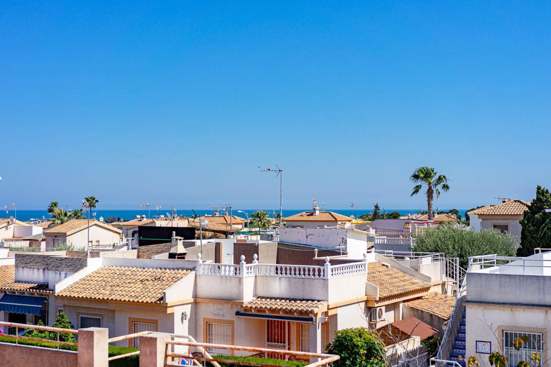 Resale - Villa - Los Altos