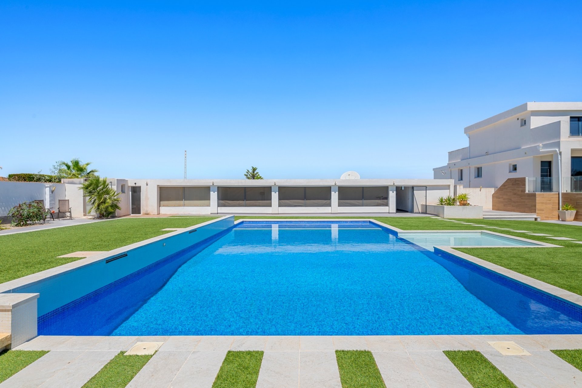 Resale - Villa - Los Montesinos - La Herrada