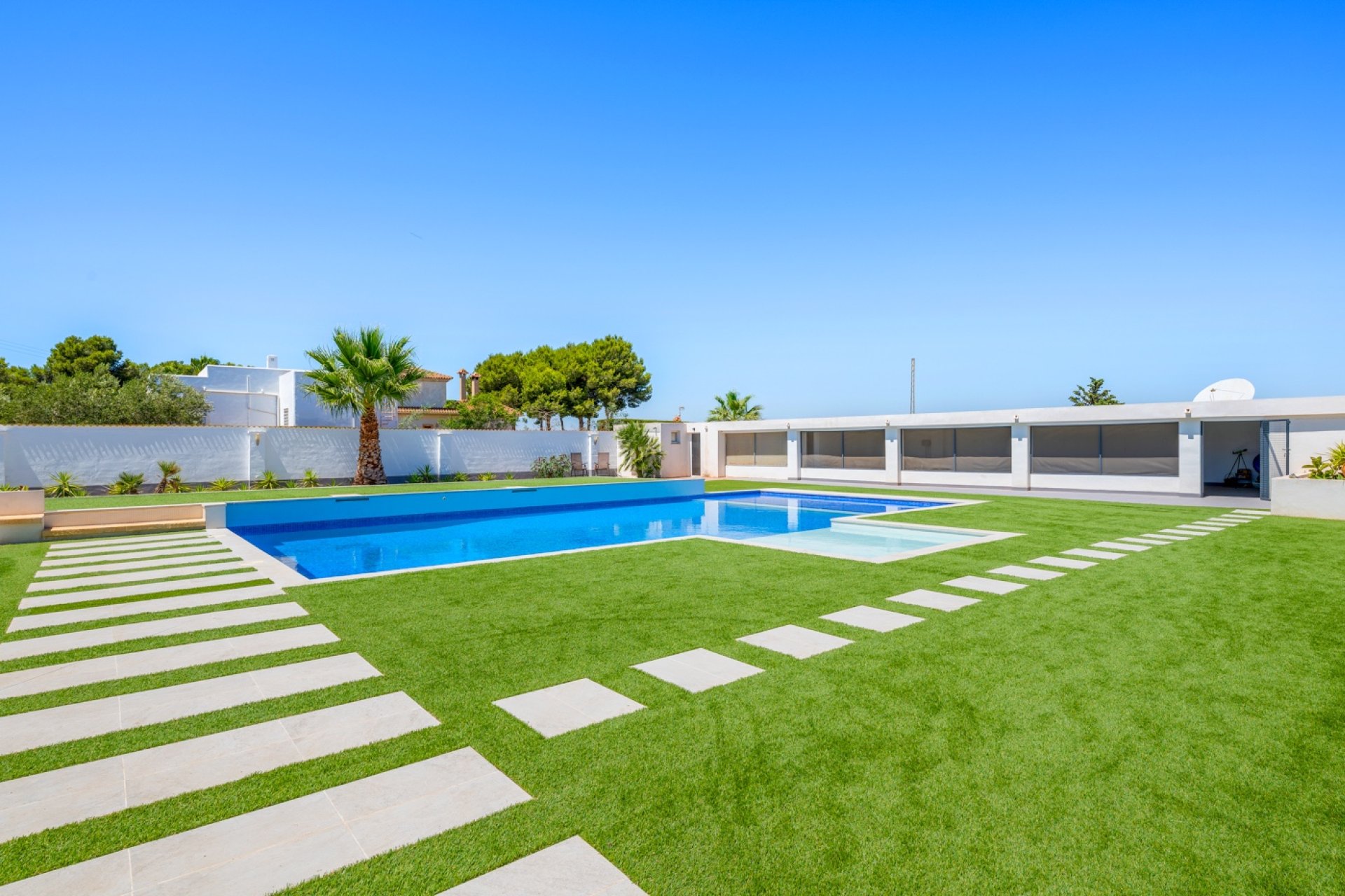 Resale - Villa - Los Montesinos - La Herrada