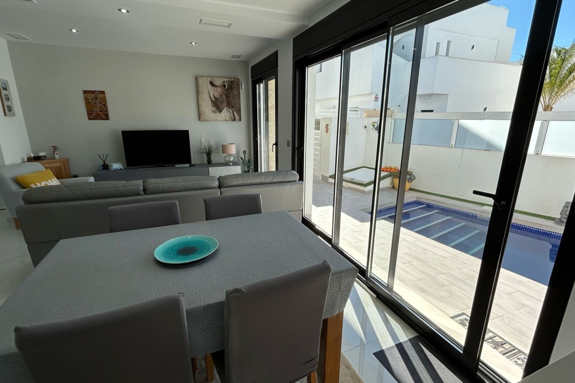 Resale - Villa - Los Montesinos - La Herrada