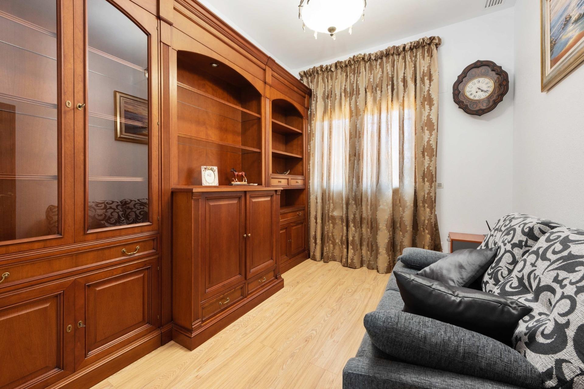 Resale - Villa - Orihuela Costa - Campoamor