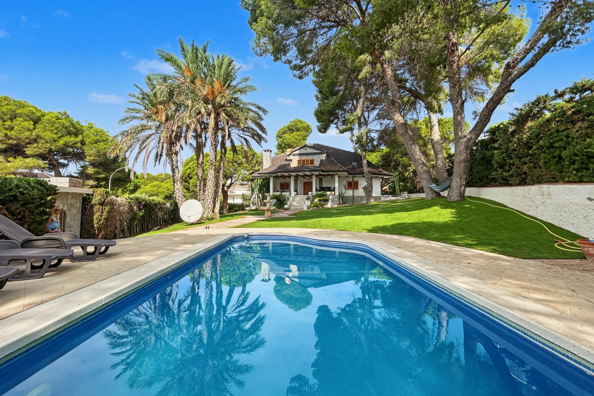Resale - Villa - Orihuela Costa - Campoamor
