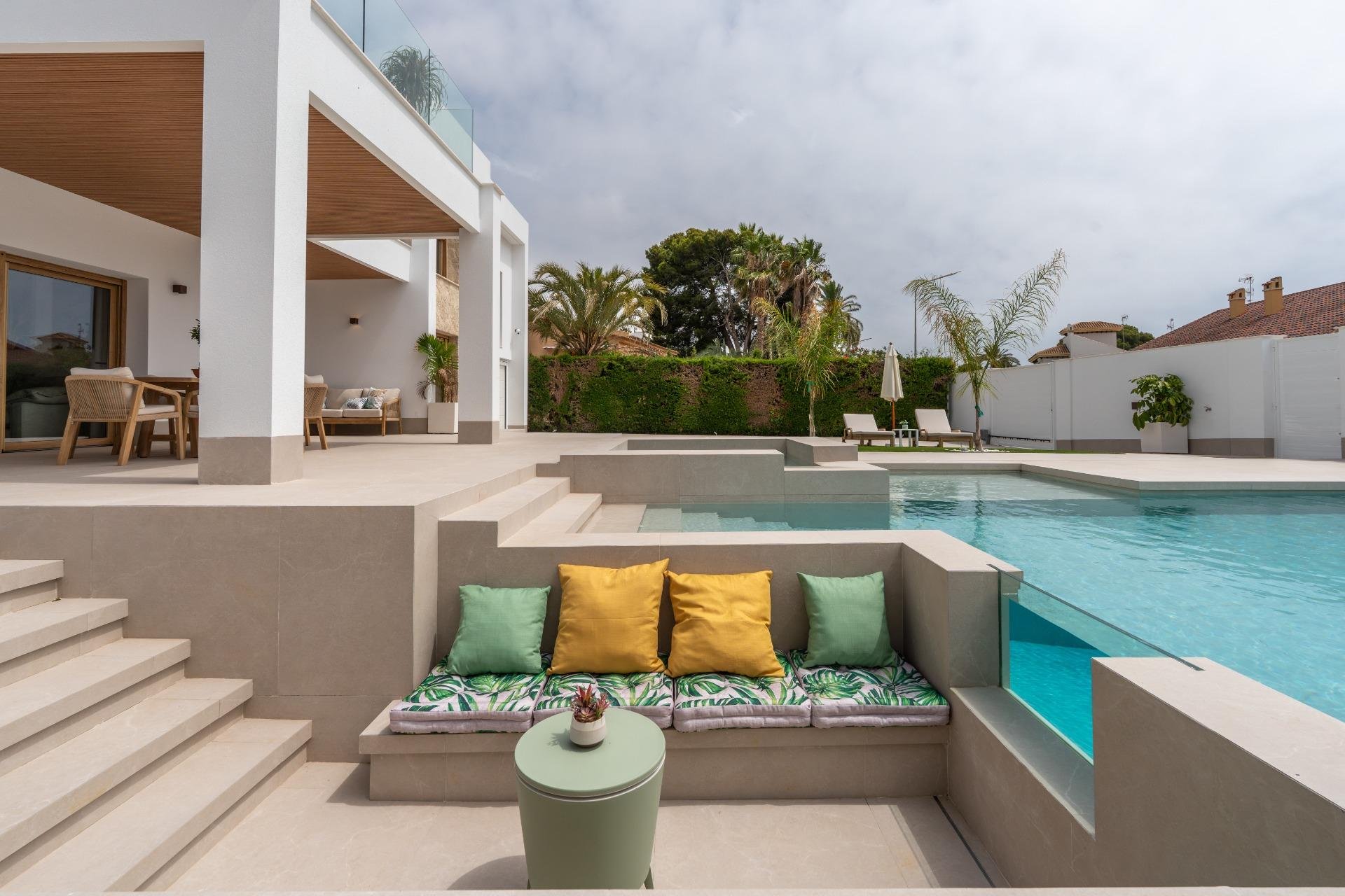 Resale - Villa - Orihuela Costa - Campoamor