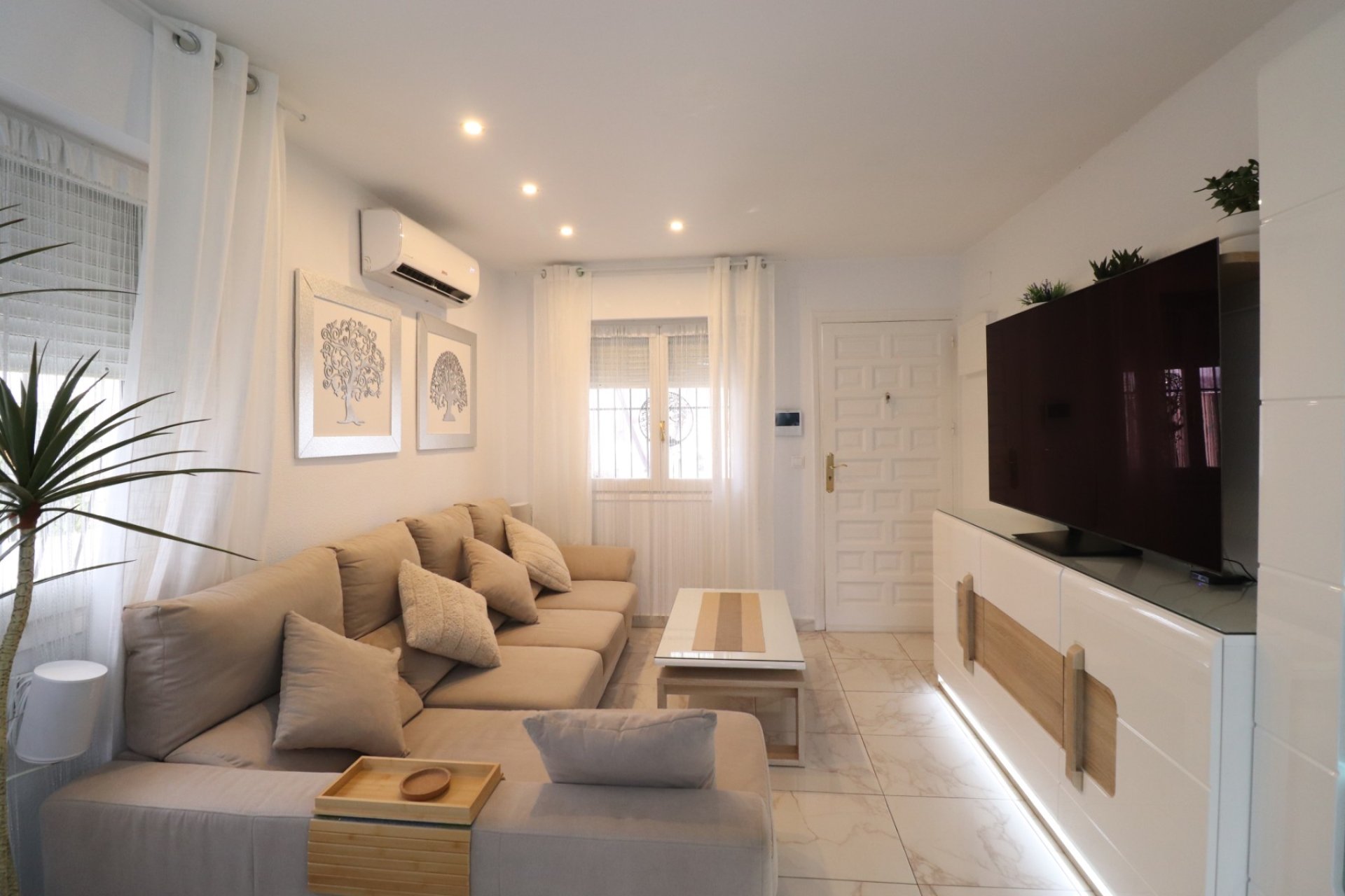 Resale - Villa - Orihuela Costa - La Florida