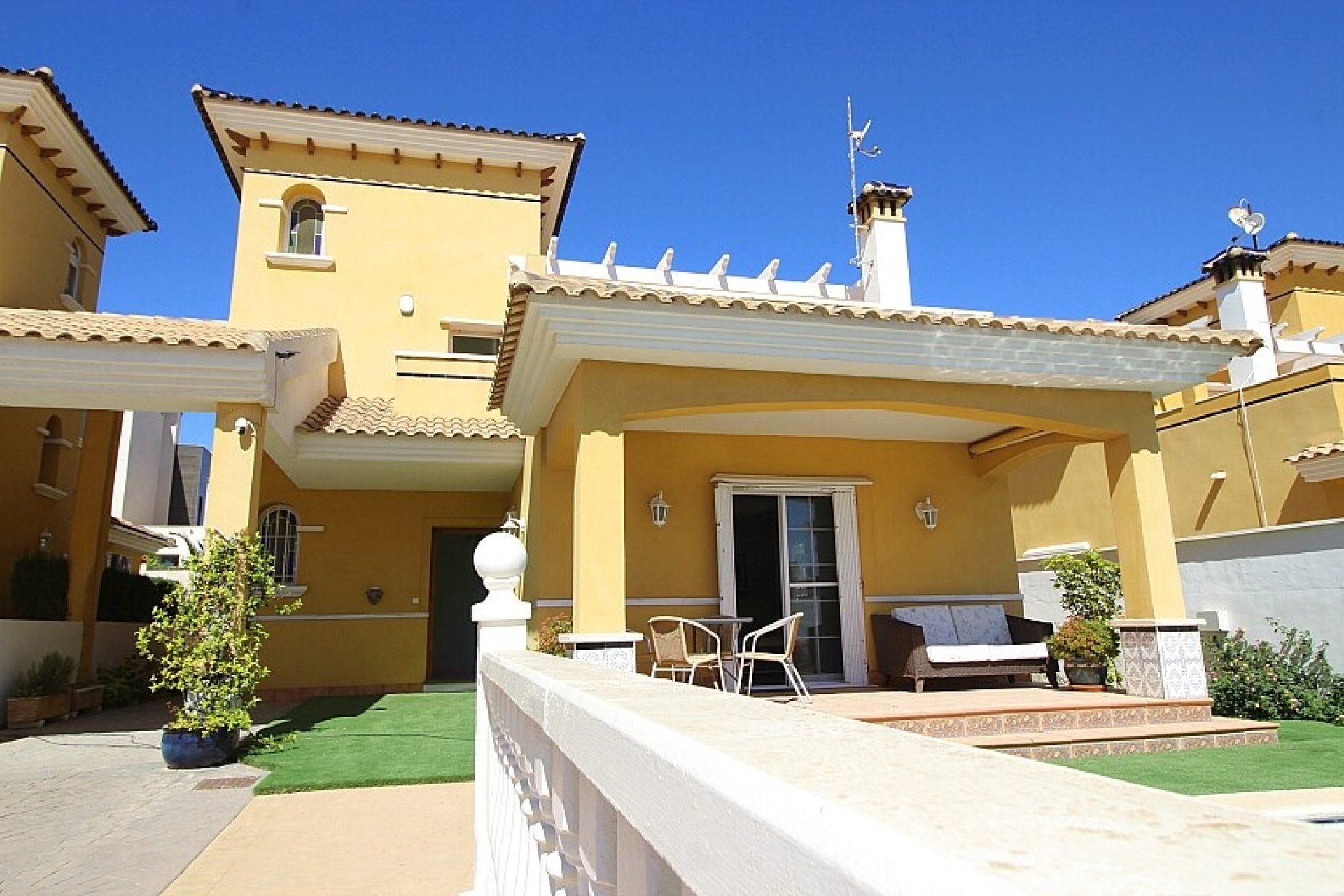 Resale - Villa - Orihuela Costa - La Zenia