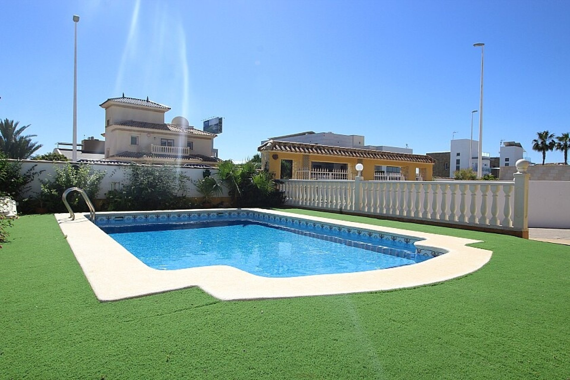 Resale - Villa - Orihuela Costa - La Zenia