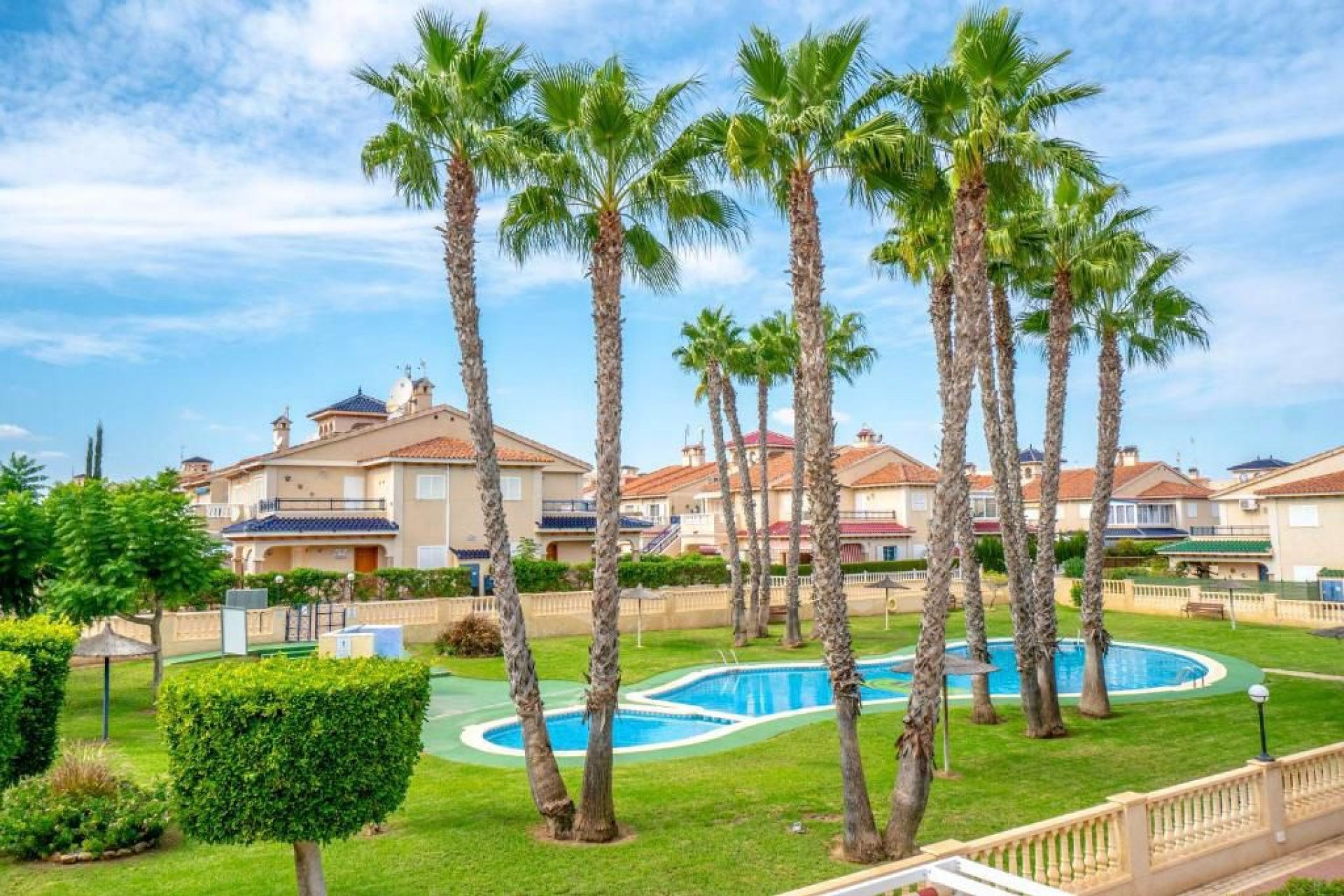Resale - Villa - Orihuela Costa - La Zenia