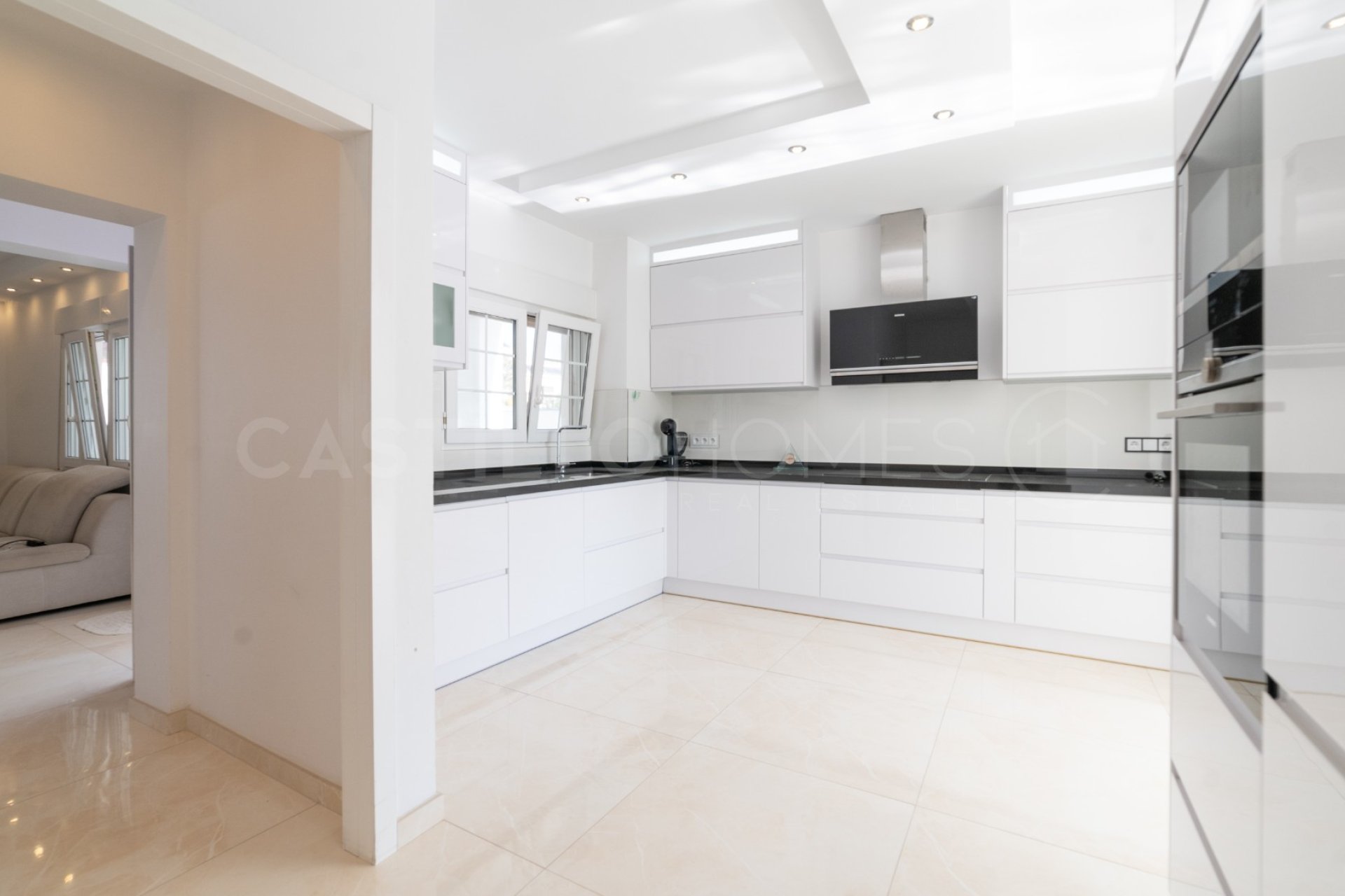 Resale - Villa - Orihuela Costa - La Zenia