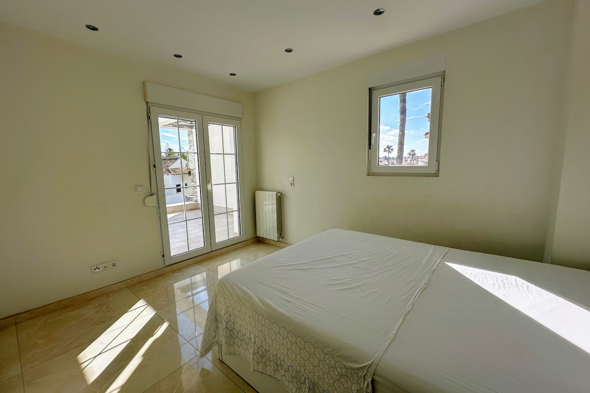 Resale - Villa - Orihuela Costa - La Zenia