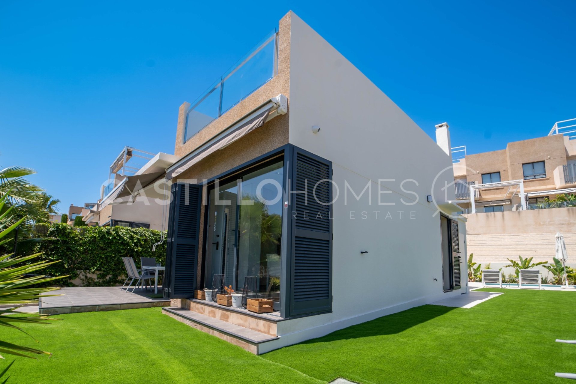 Resale - Villa - Orihuela Costa - La Zenia