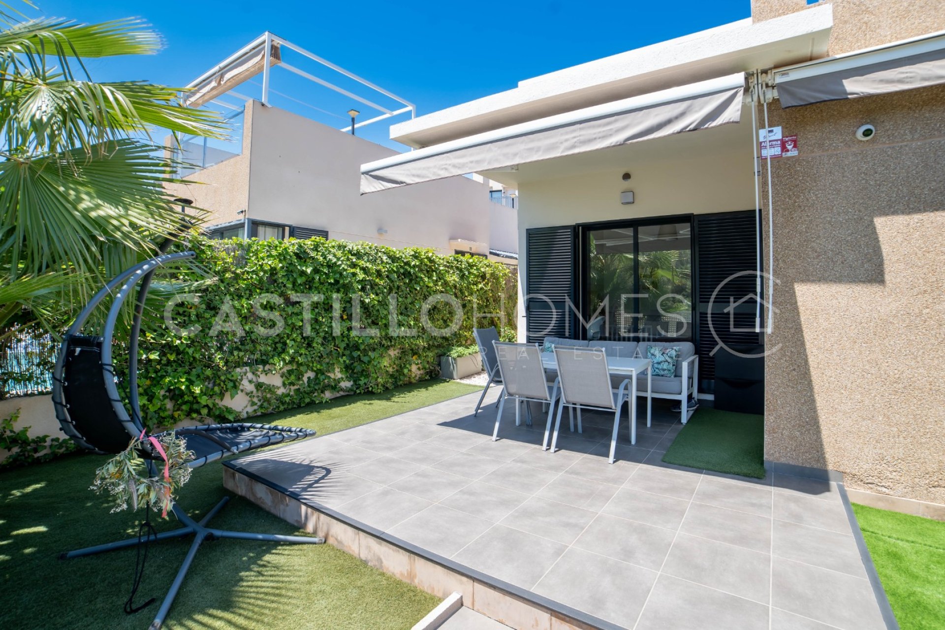 Resale - Villa - Orihuela Costa - La Zenia