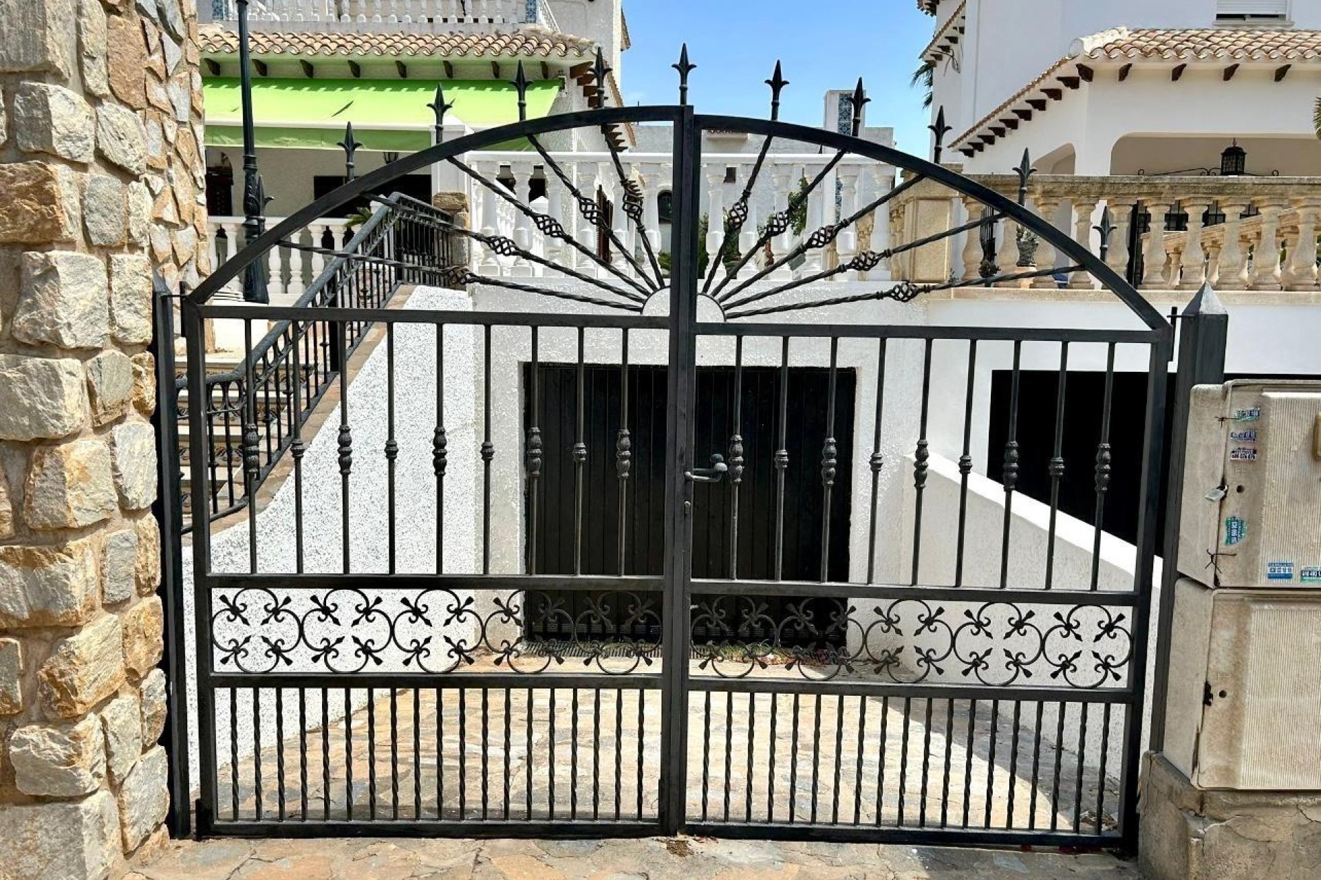 Resale - Villa - Orihuela Costa - La Zenia