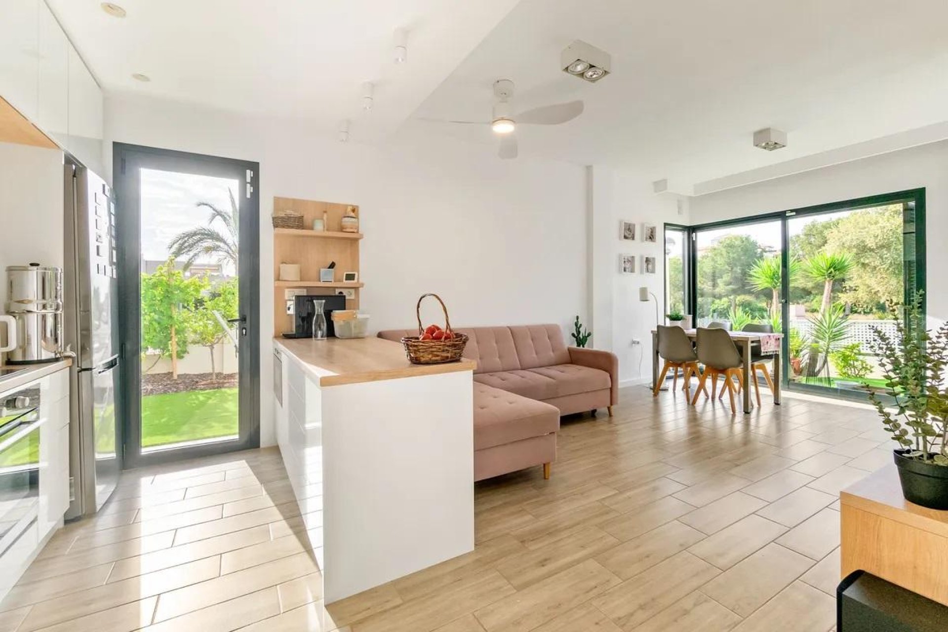 Resale - Villa - Orihuela Costa - La Zenia