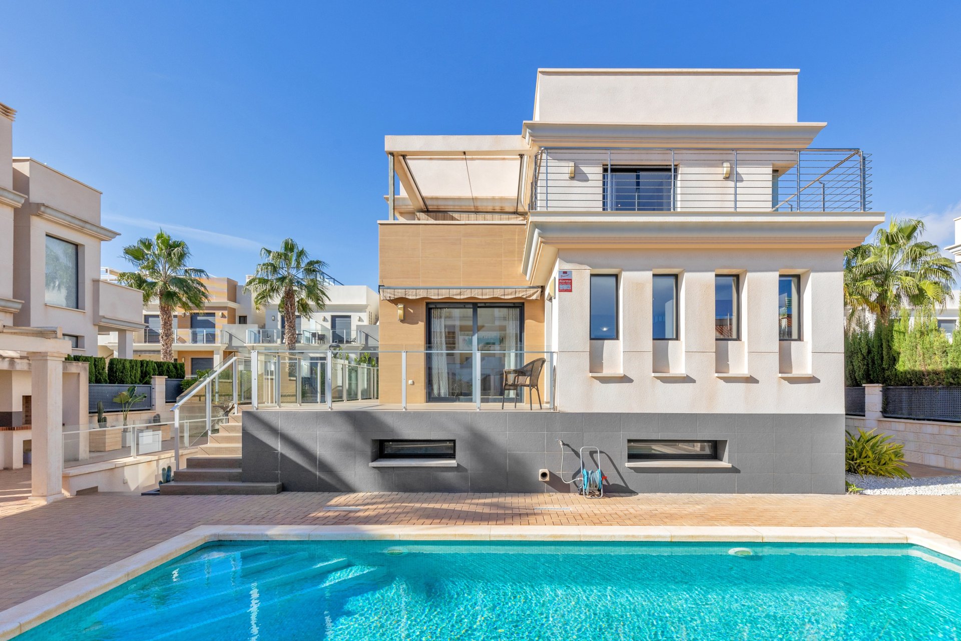 Resale - Villa - Orihuela Costa - La Zenia