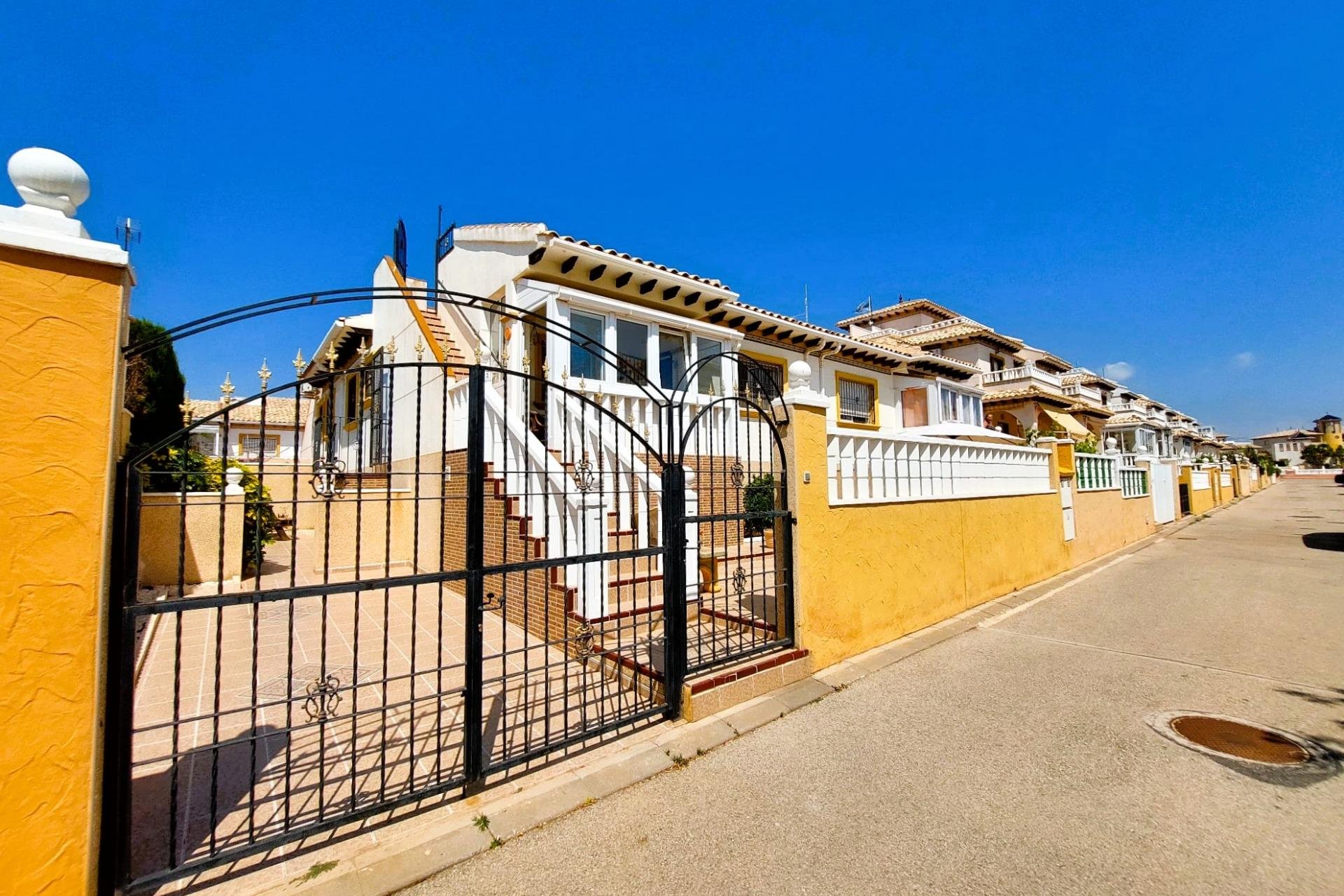 Resale - Villa - Orihuela Costa - Lomas de Cabo Roig-Los Dolses